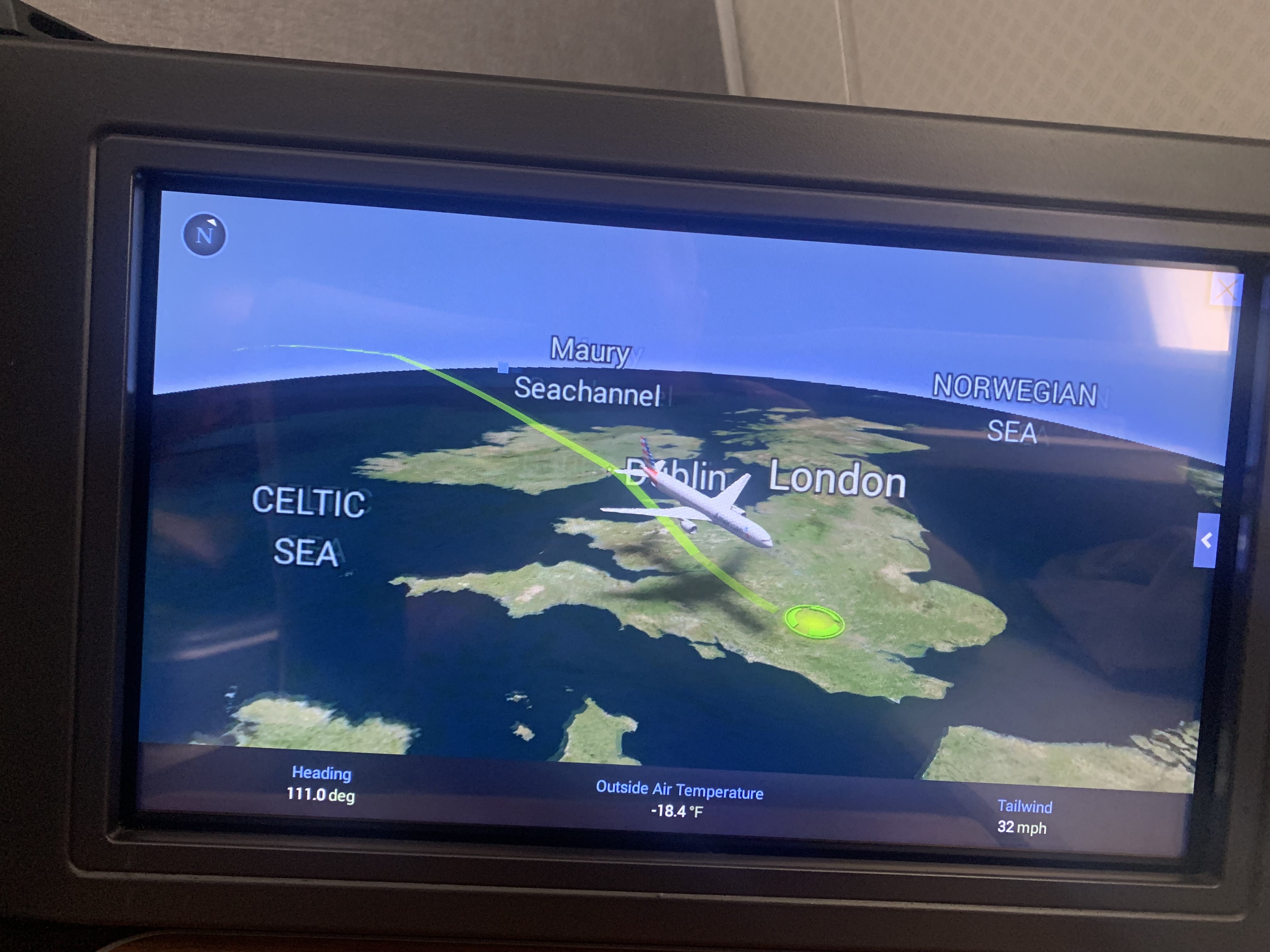 Neil Scrivener reviews American Airlines AA156 from Seattle to London Heathrow in Business Class, on the Boeing 777-200.