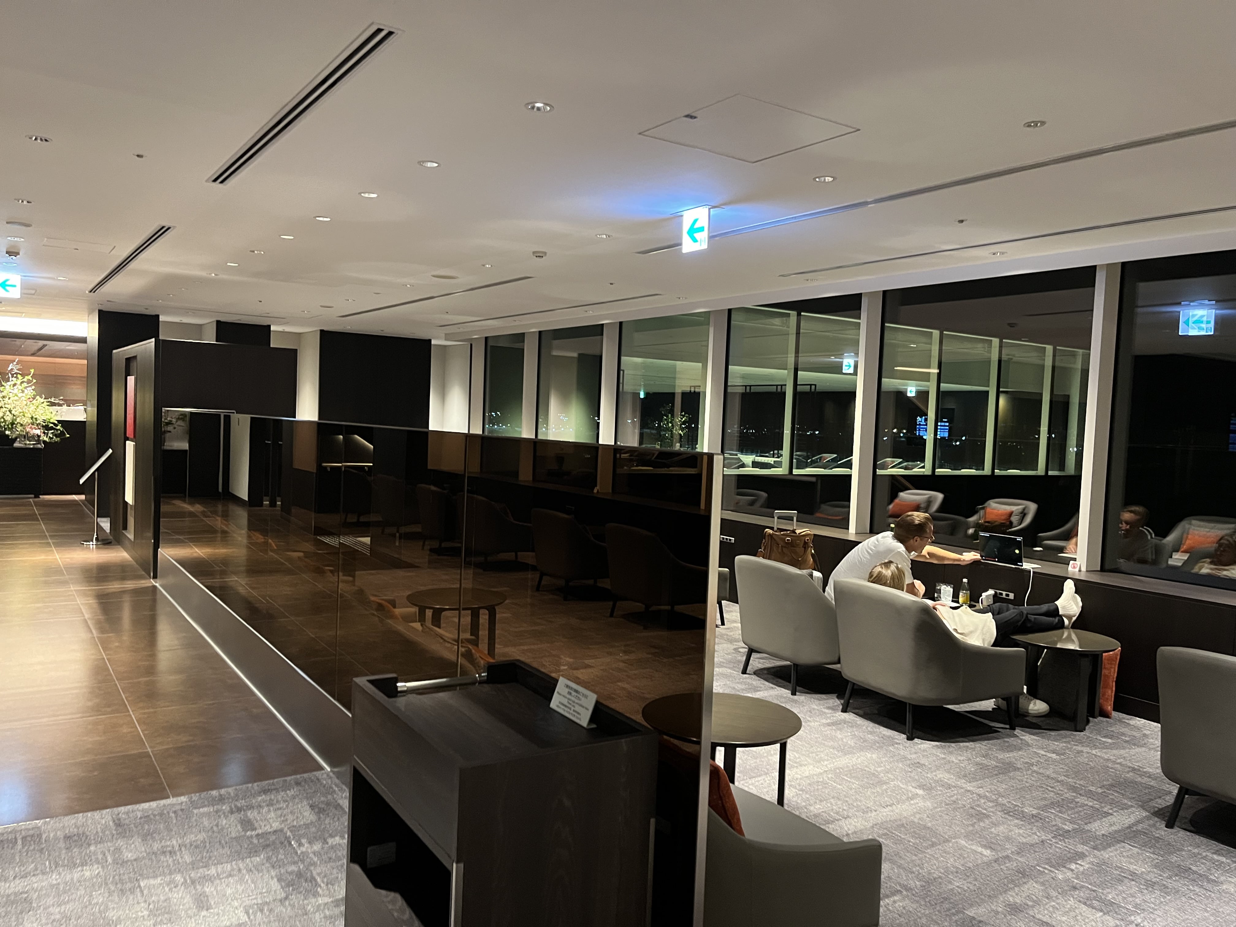 Neil Scrivener reviews the JAL First Lounge in Terminal 3 of Haneda's Tokyo Airport. 