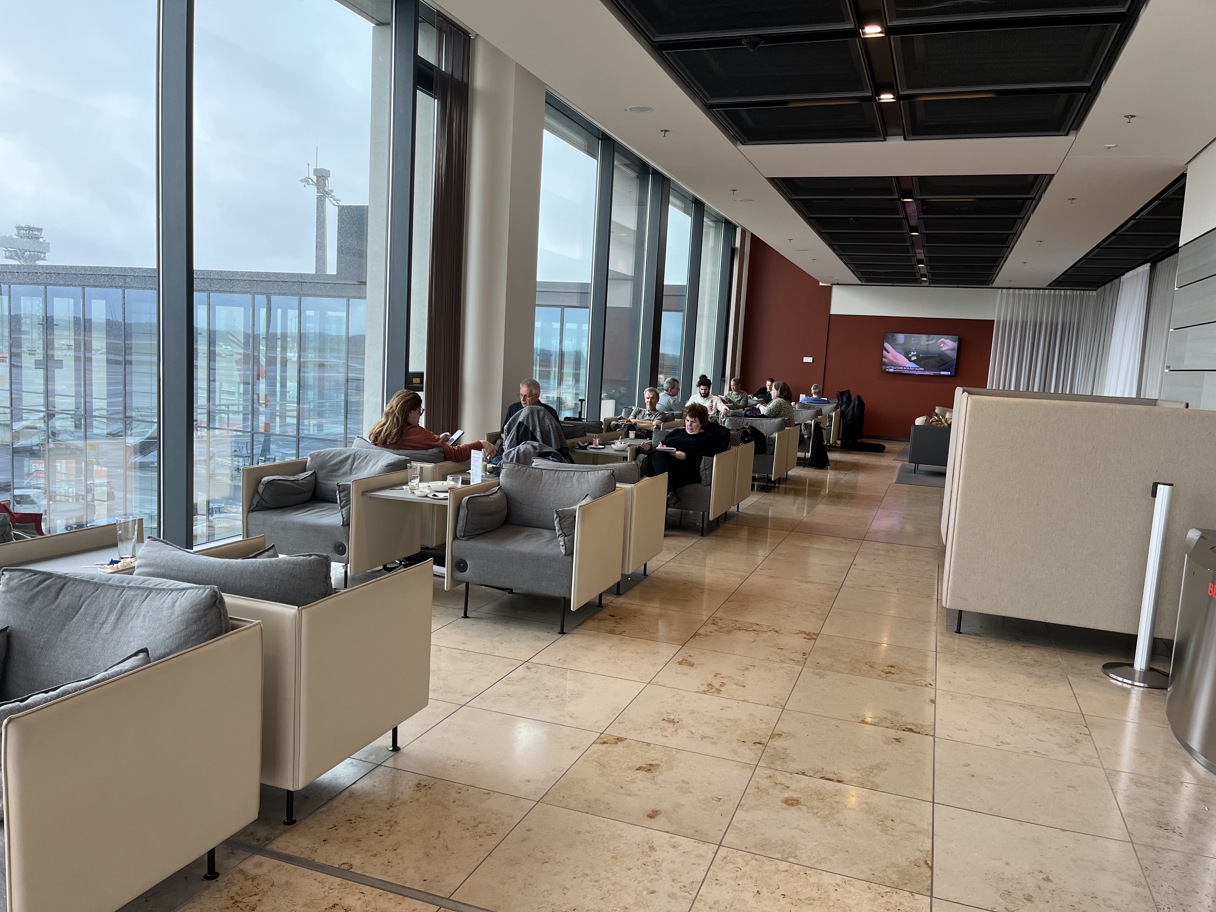 Neil Scrivener reviews the Templehof Lounge in Berlin's Brandenburg Airport, Germany, BER.