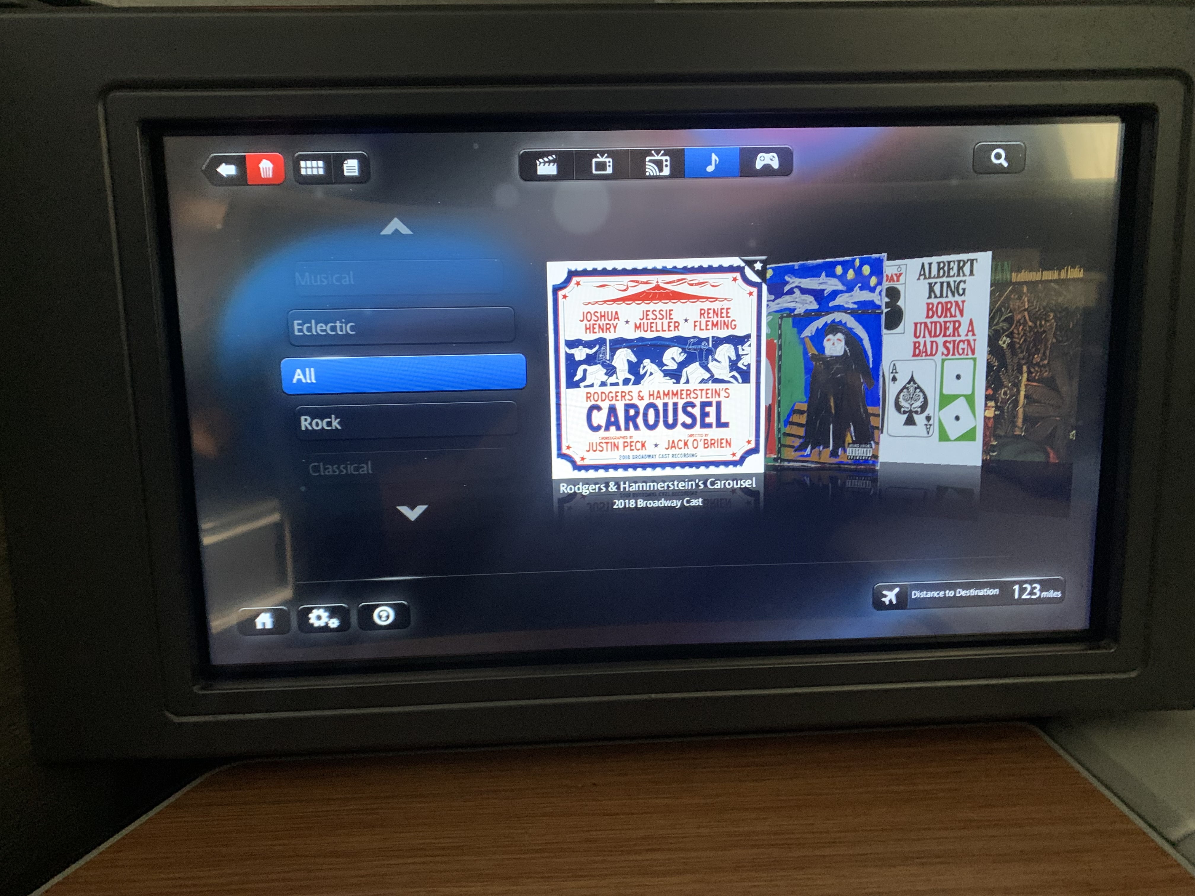 Neil Scrivener reviews American Airlines AA156 from Seattle to London Heathrow in Business Class, on the Boeing 777-200.