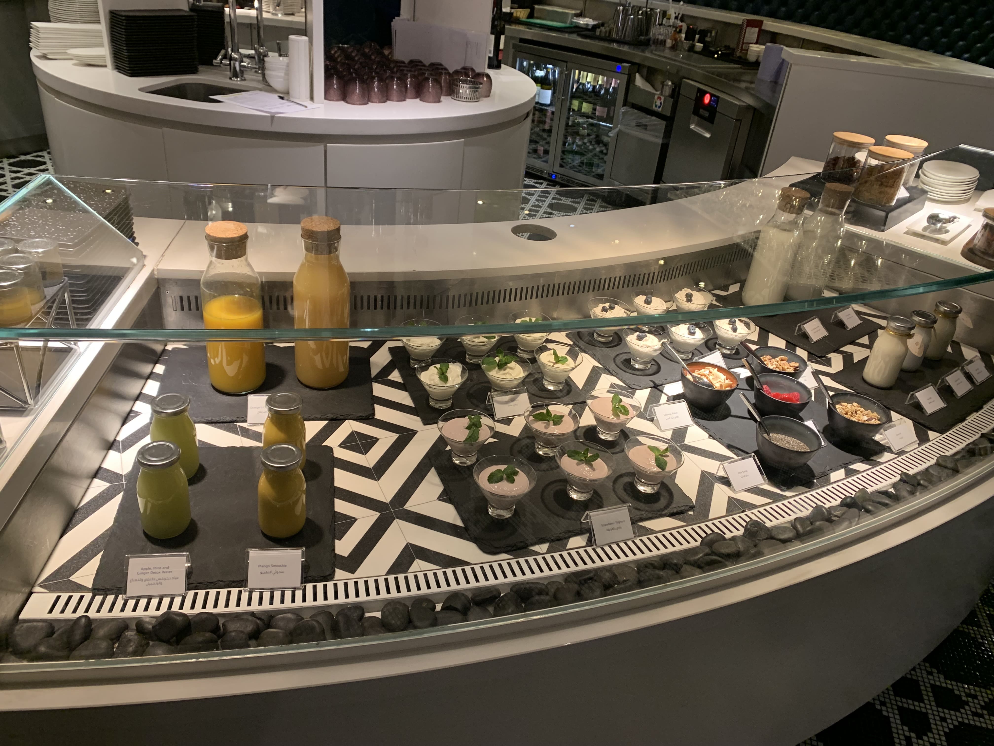 Neil Scrivener reviews the Qatar Airways Premium Lounge, in Heathrow's Terminal 4 - accessed through flying First or Business Class. 