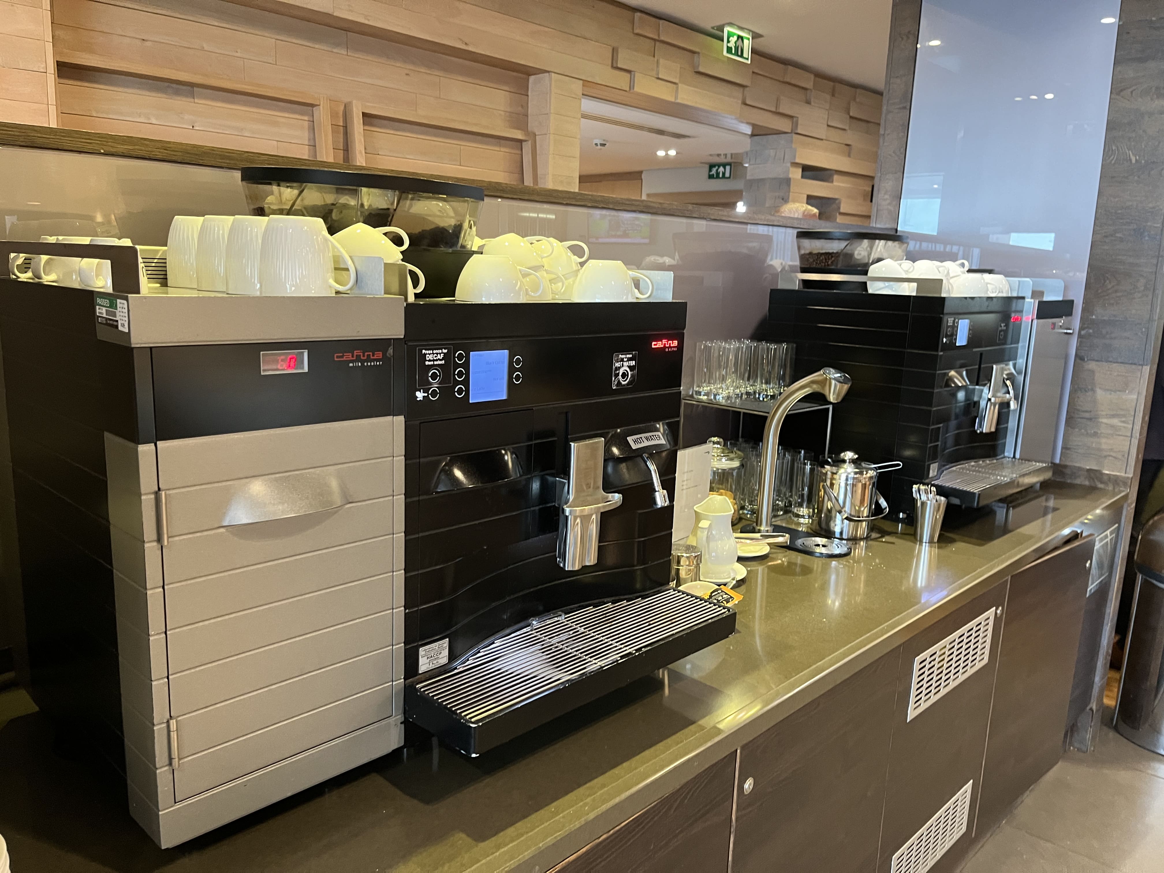 Neil Scrivener reviews the British Airways Lounge at Glasgow International Airport (GLA). Access for OneWorld Members and those flying Business Class.