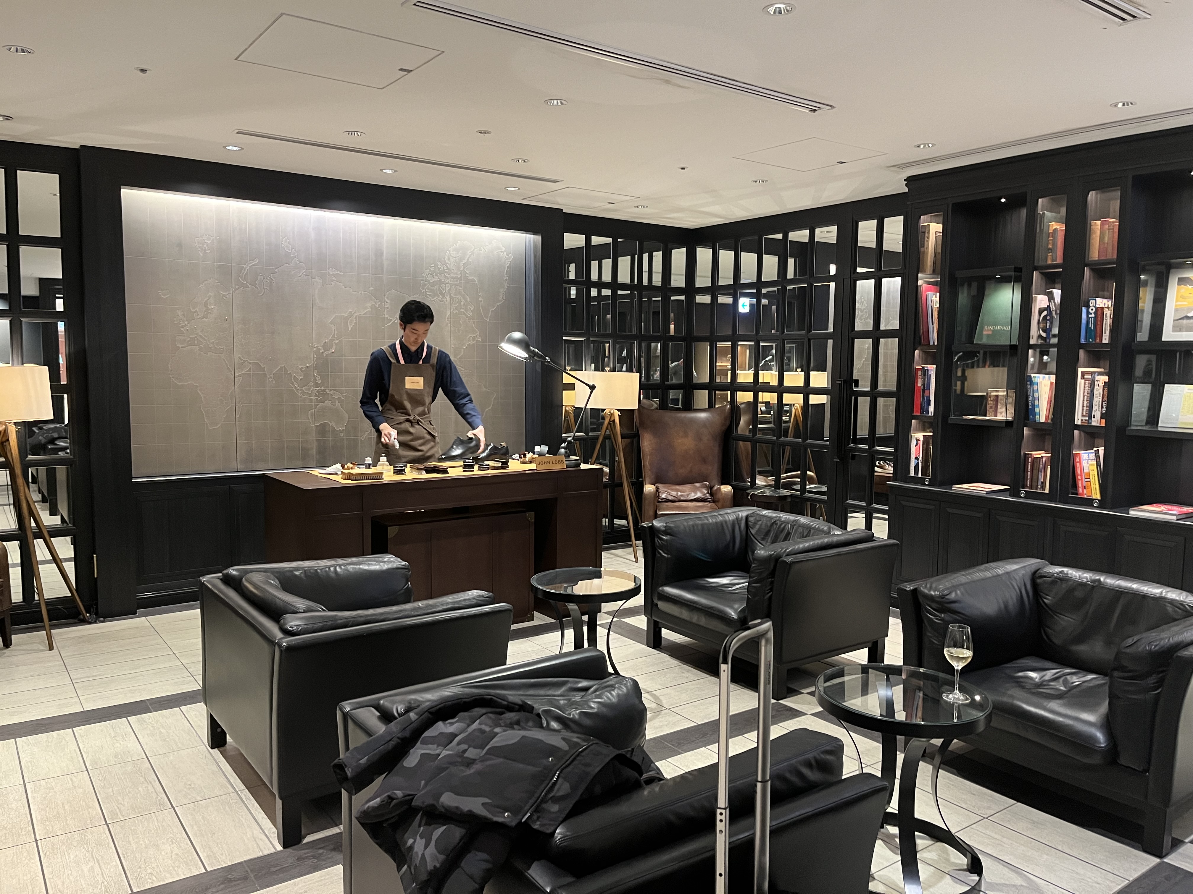 Neil Scrivener reviews the JAL First Lounge in Terminal 3 of Haneda's Tokyo Airport. 