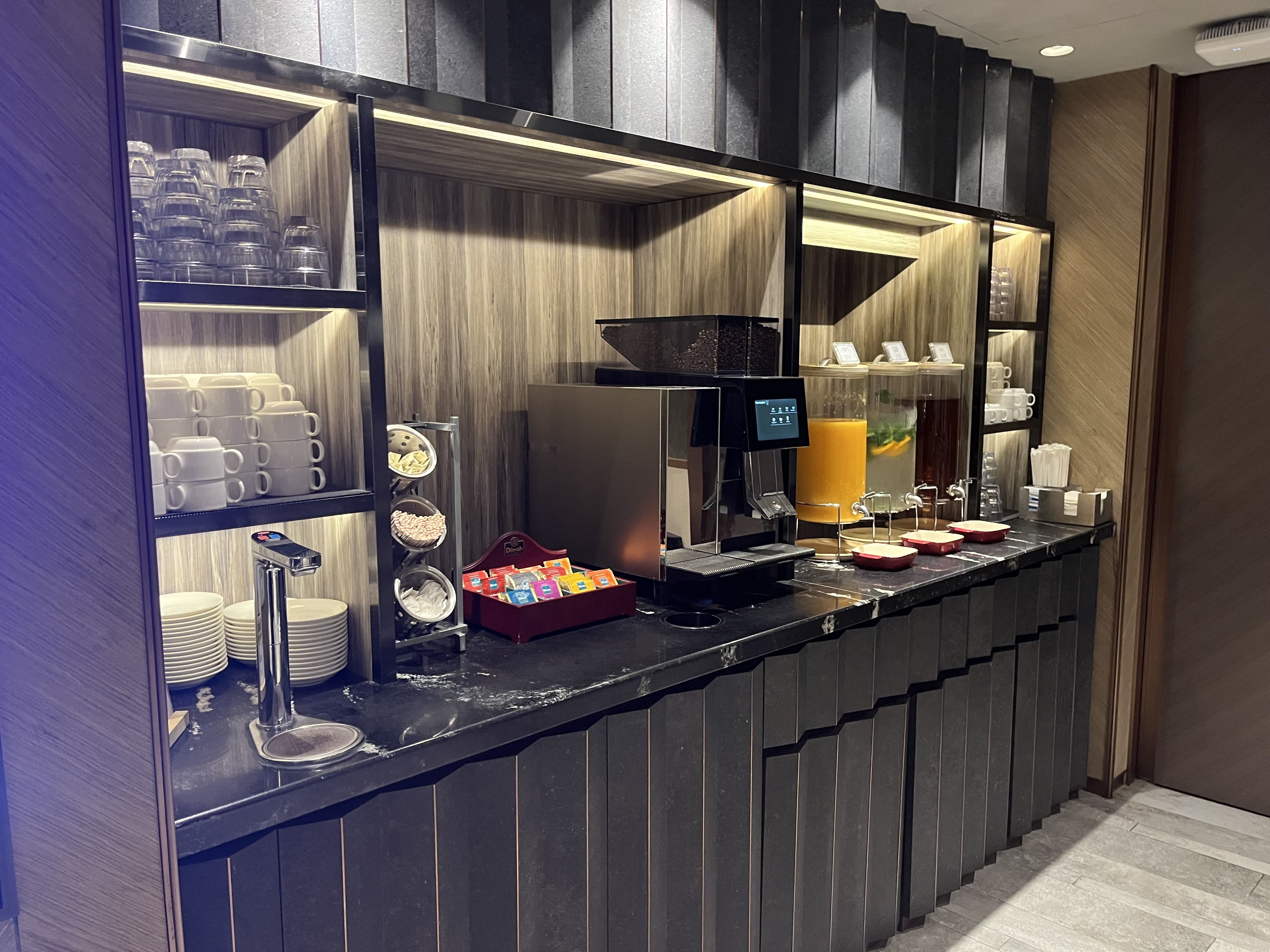 Neil Scrivener reviews the Plaza Premium Lounge First, in Hong Kong's International Airport. 