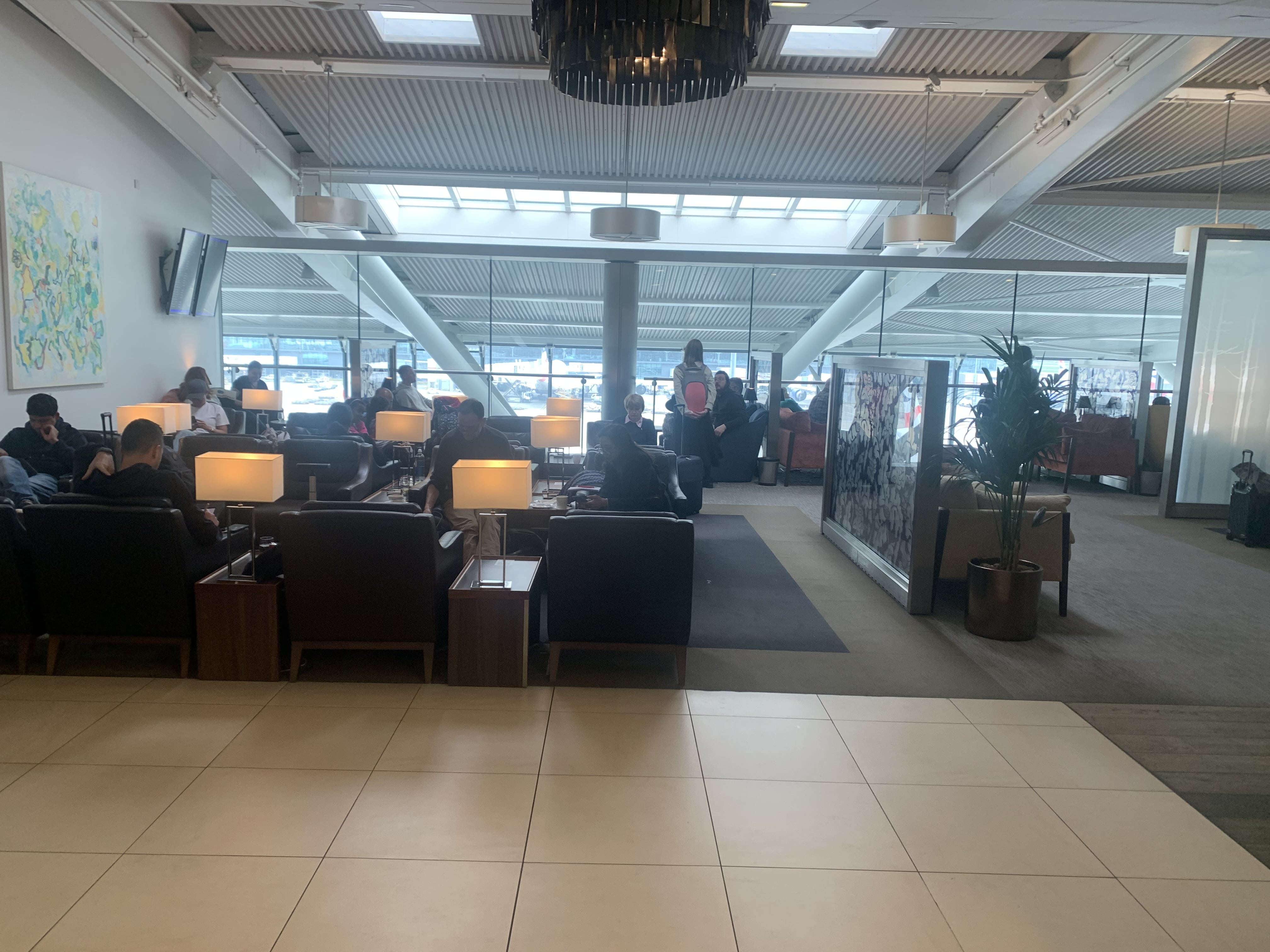 Neil Scrivener reviews the British Airways Lounge at Heathrow's (LHR) Terminal 5B/B-Gates.