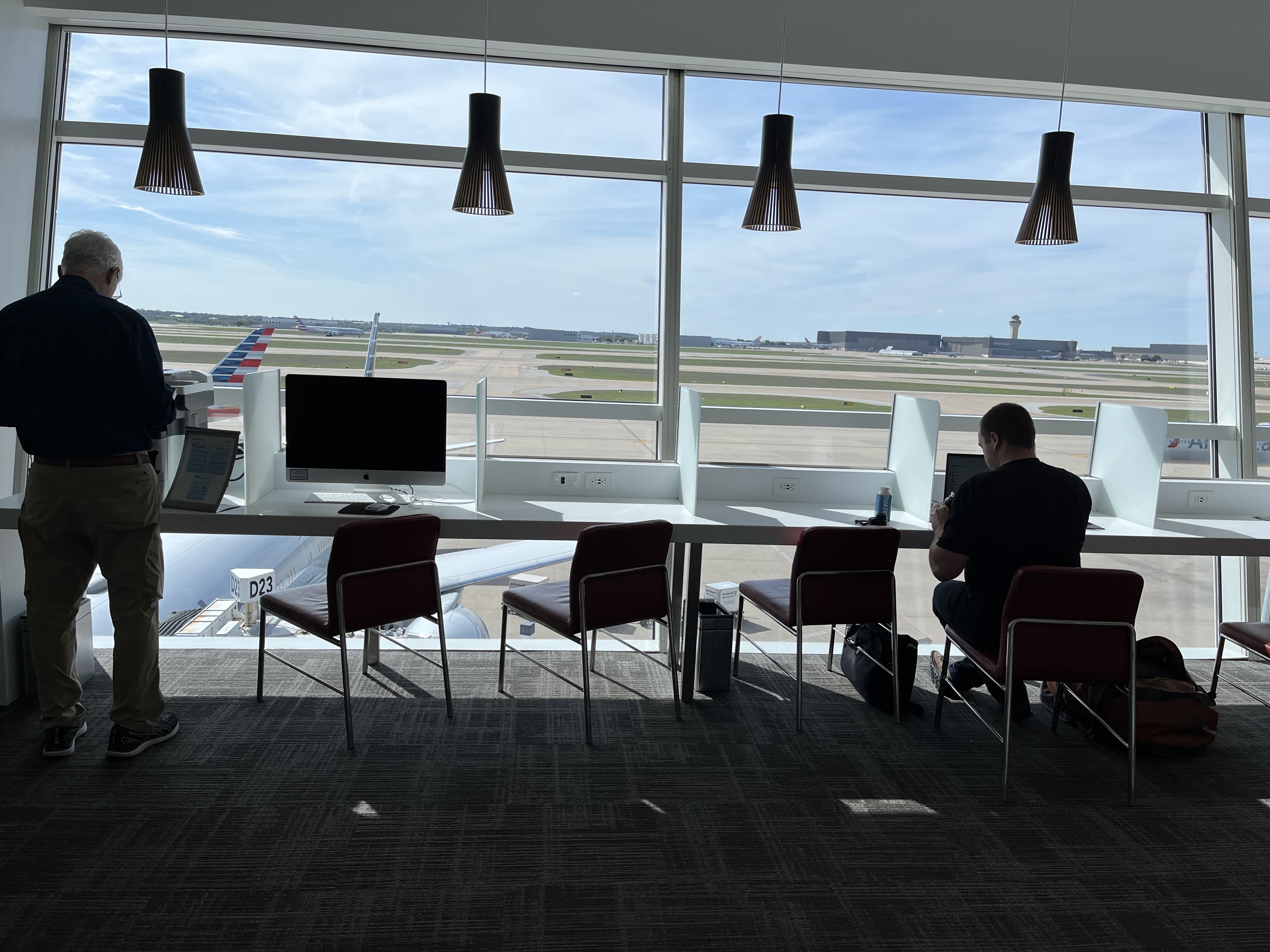 Neil Scrivener reviews the American Airlines Flagship Lounge in Dallas Forth Worth Airport (DFW) at D-Gates.