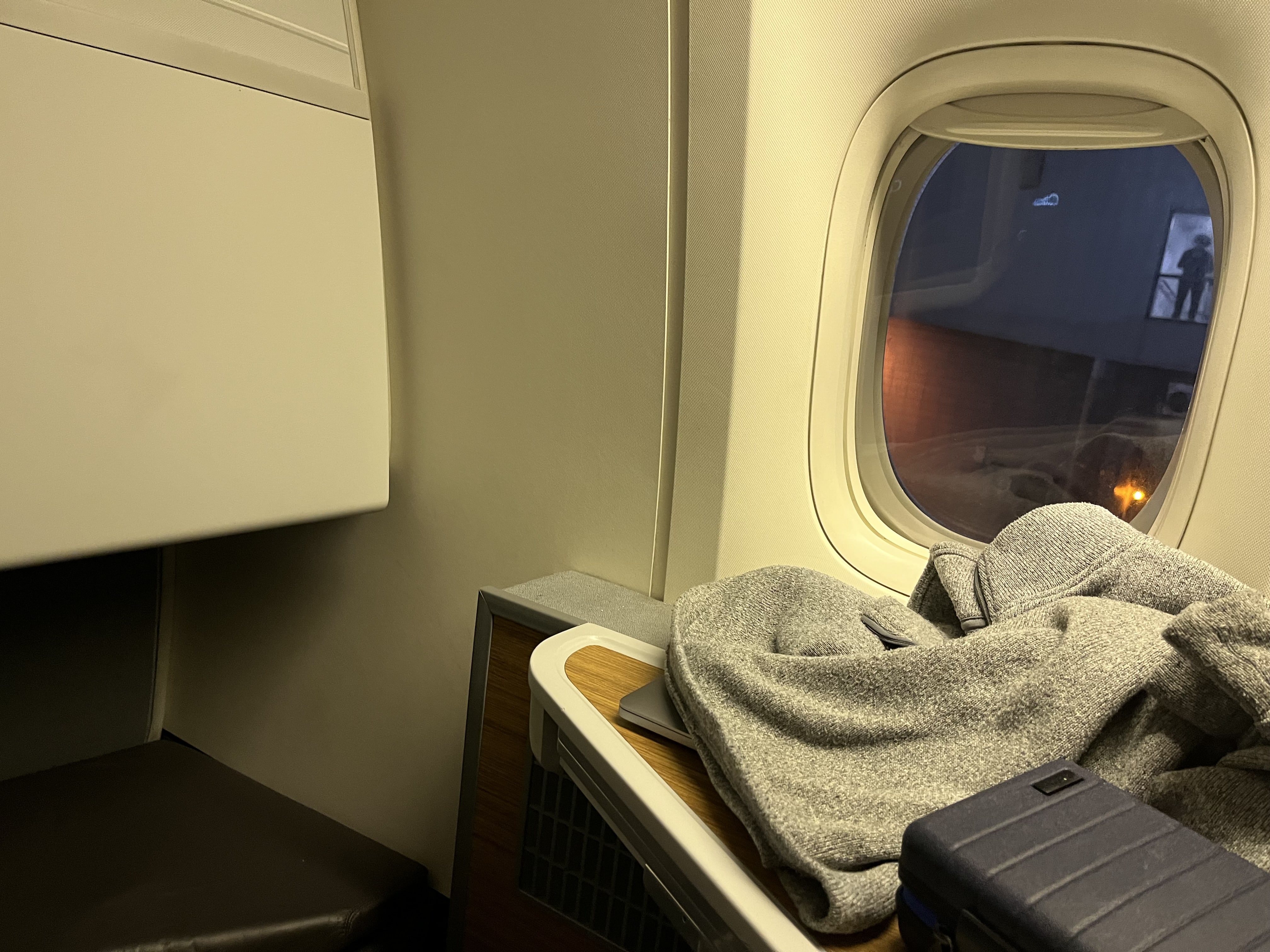 Neil Scrivener reviews American Airlines Flagship Business Class on AA104, from JFK to LHR (New York to Heathrow).