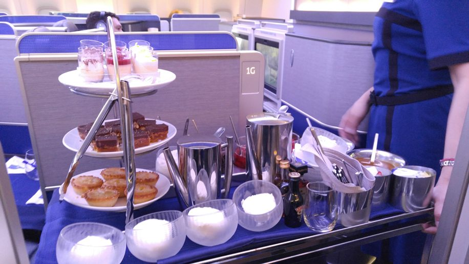 Neil Scrivener compares United Airlines and American Airlines Business Class products - but who is the winner?!