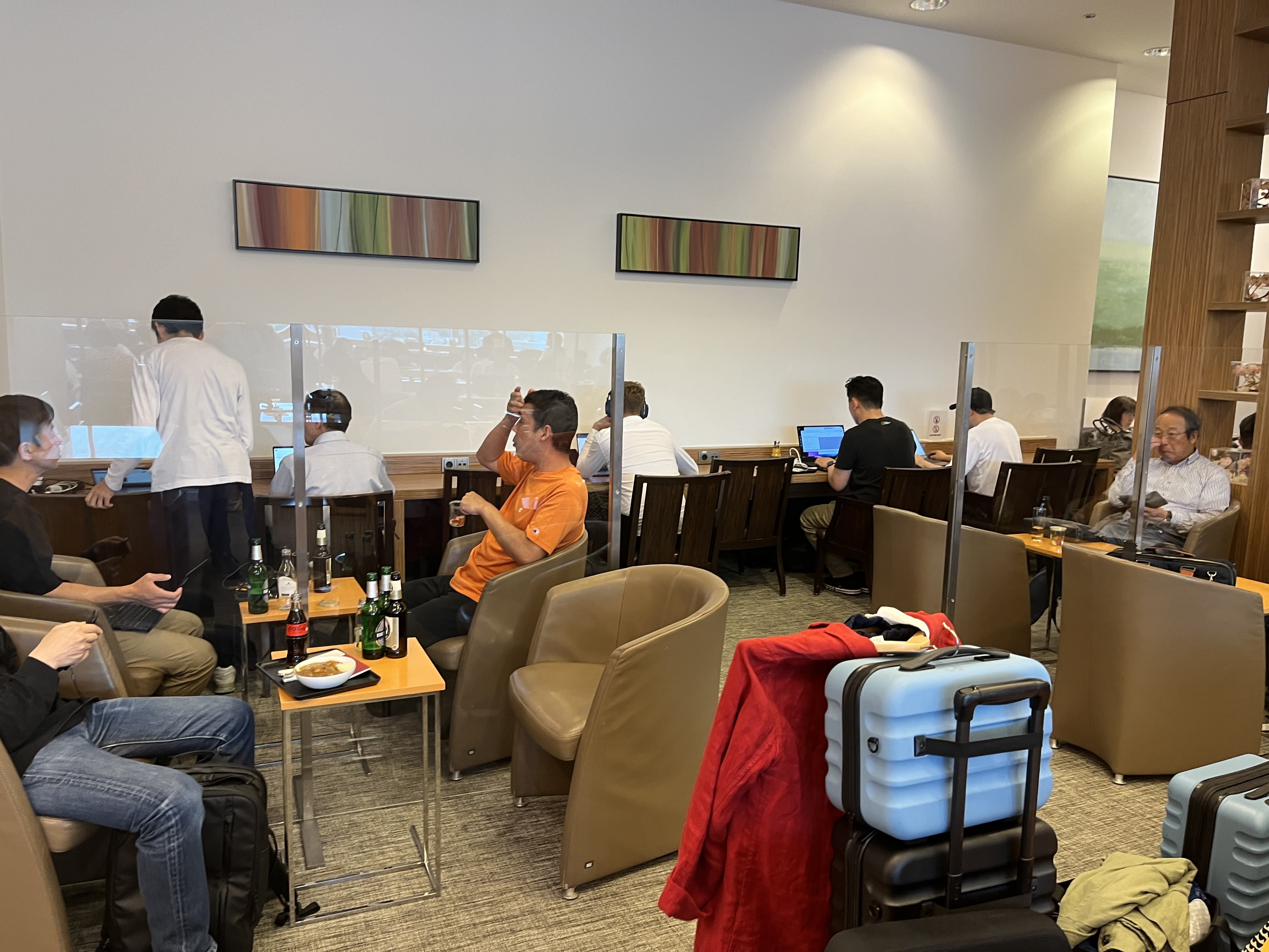 Neil Scrivener reviews the JAL Business Class/Sakura Lounge and First Class Lounge in Frankfurt Airport's Terminal 2. 