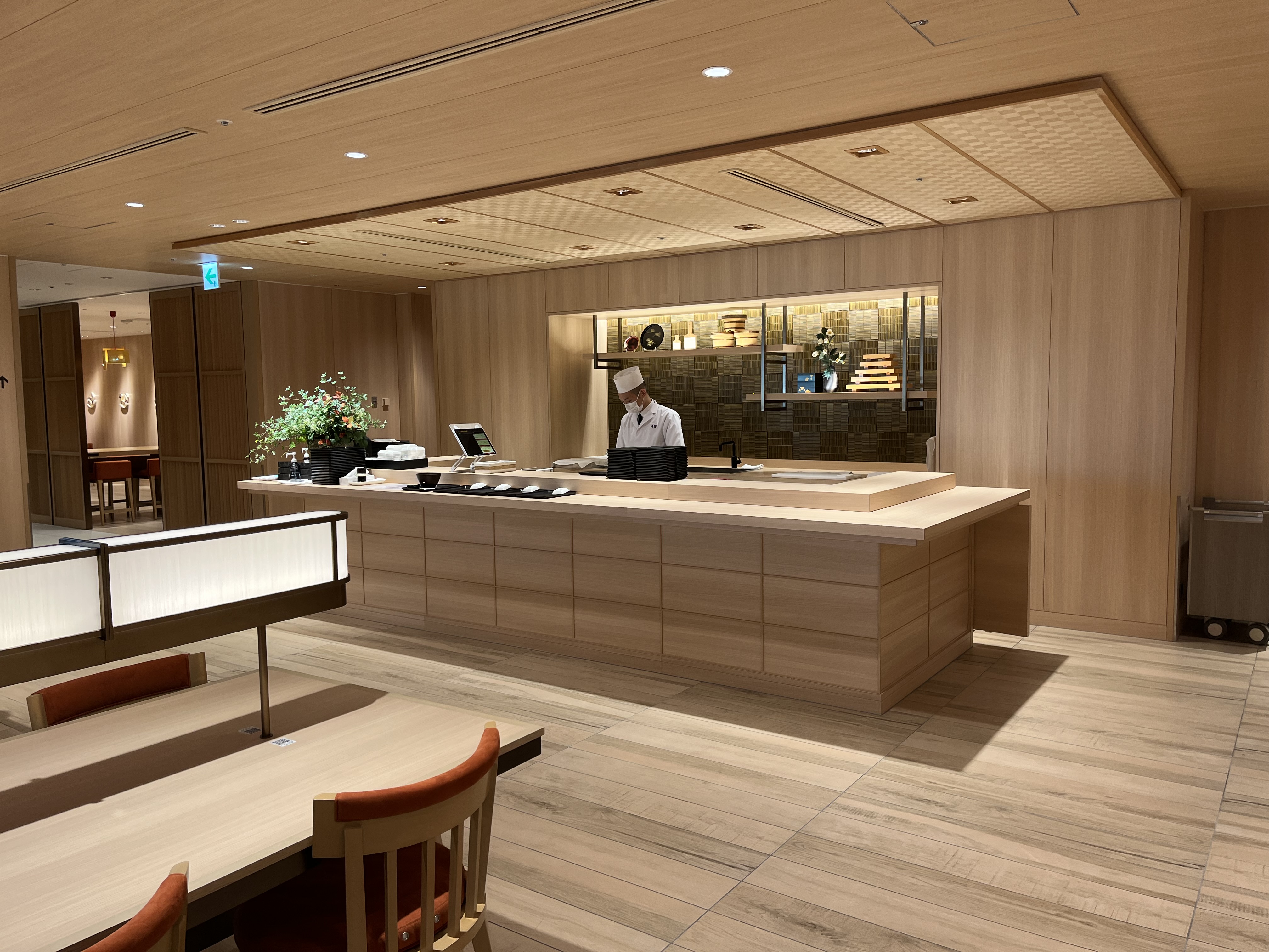 Neil Scrivener reviews the JAL First Lounge in Terminal 3 of Haneda's Tokyo Airport. 