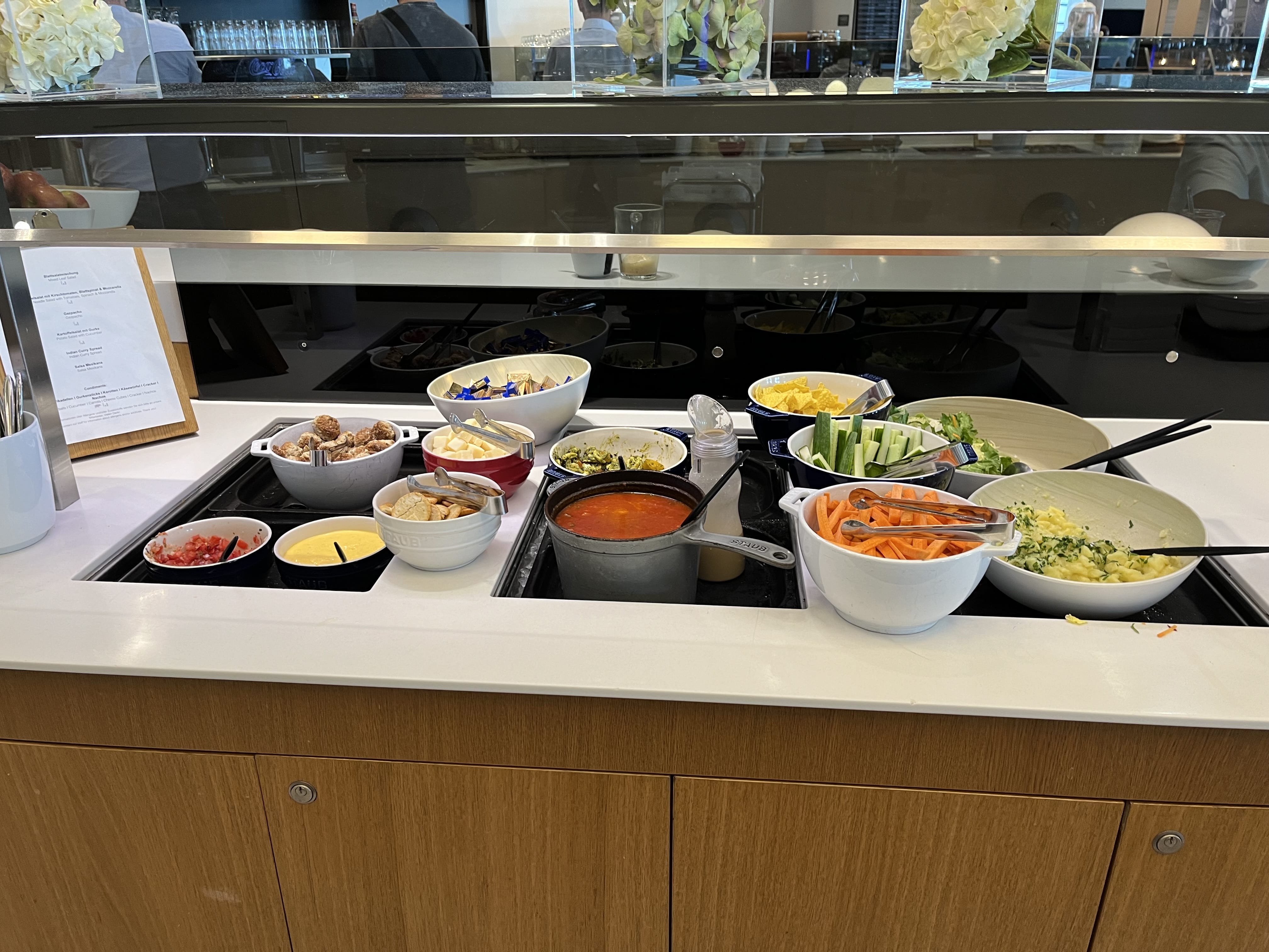 Neil Scrivener reviews the Lufthansa Lounge by Gate A13 in Frankfurt's Airport (FRA), for Star Alliance Members and those flying Business Class.