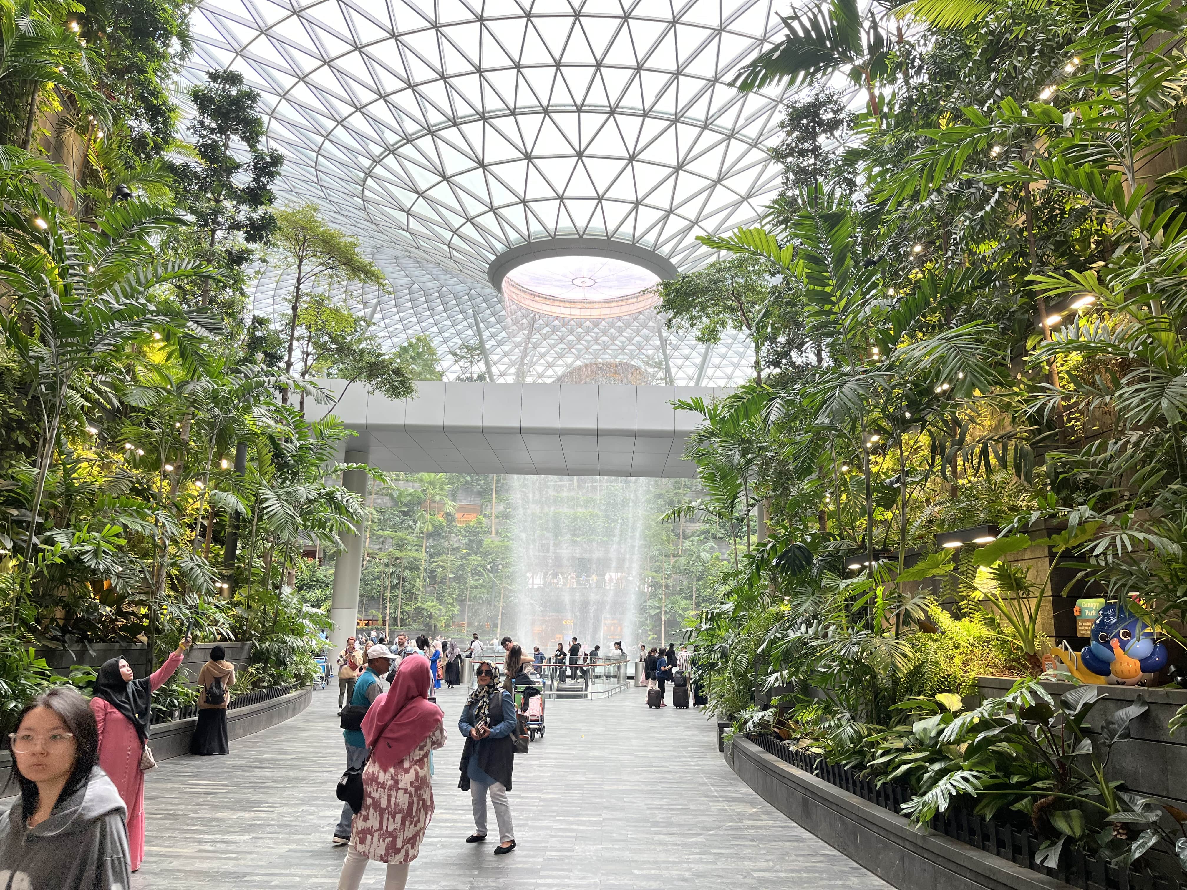 Neil Scrivener recommends 8 must-do things to do in Singapore's Changi Airport, whether on a layover, or just visiting! 