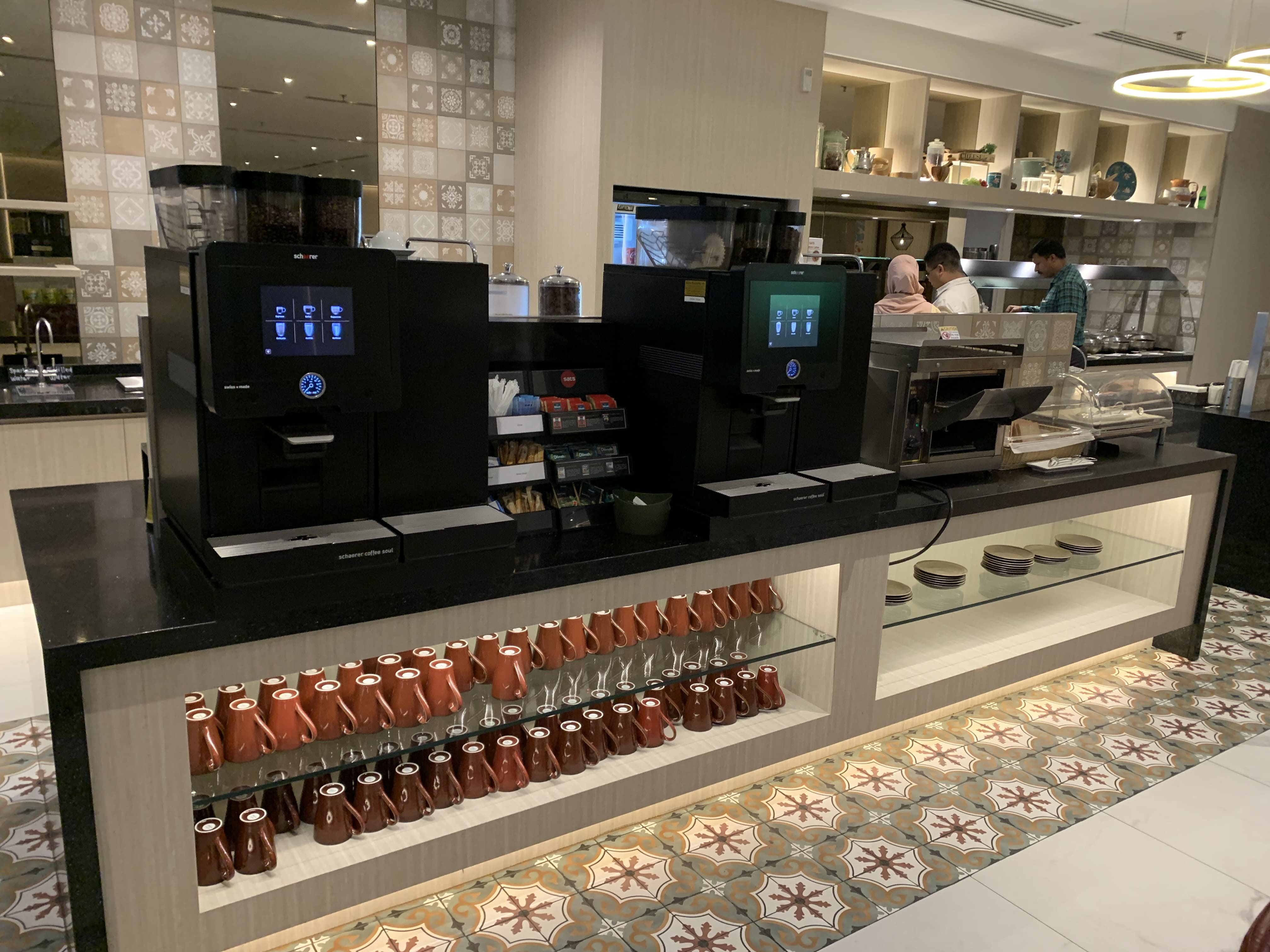 Neil Scrivener reviews the SATS Premier Lounge in Terminal 1 of Singapore's Changi Airport, accessed via Priority Pass.