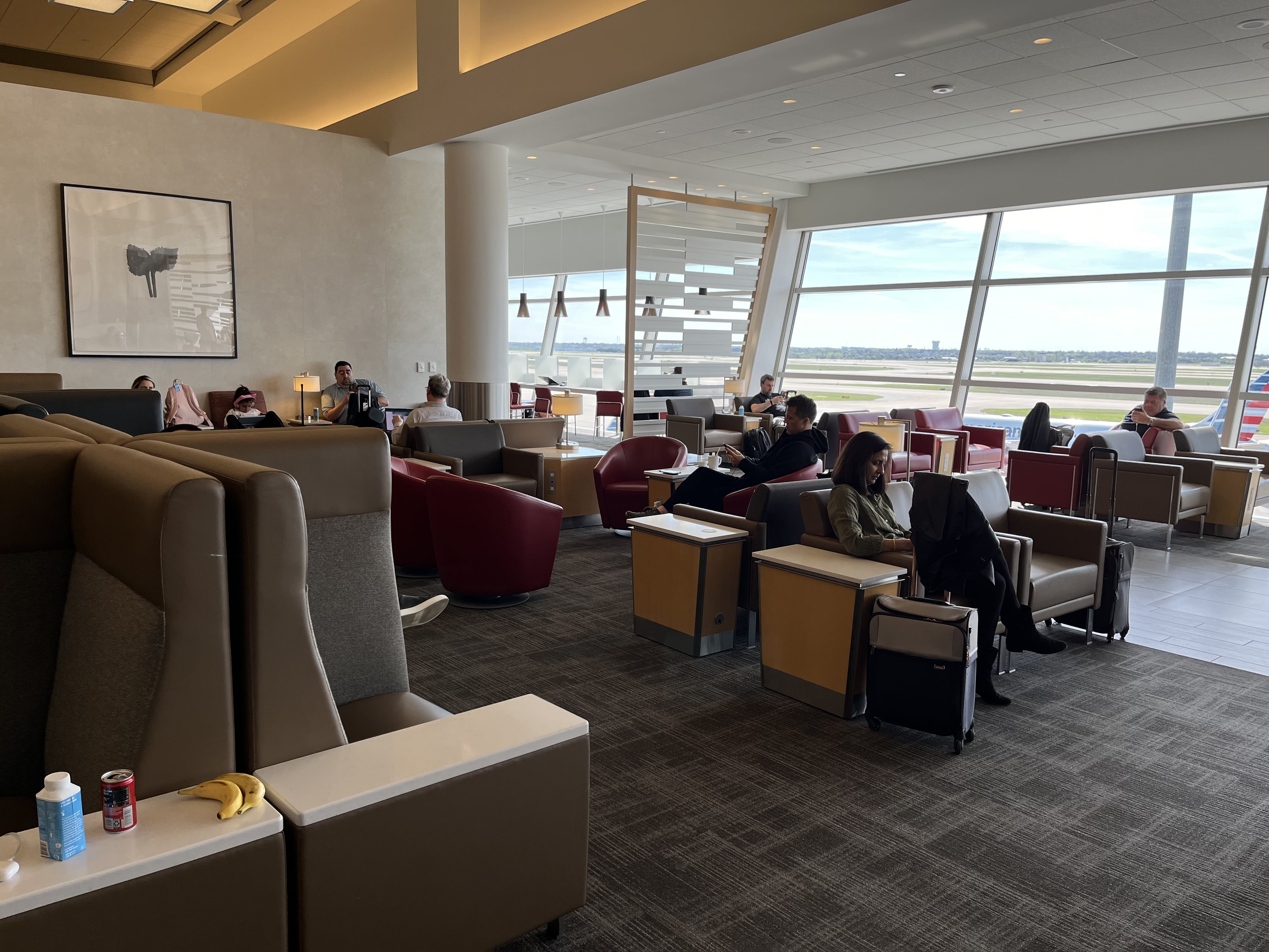 Neil Scrivener reviews the American Airlines Flagship Lounge in Dallas Forth Worth Airport (DFW) at D-Gates.