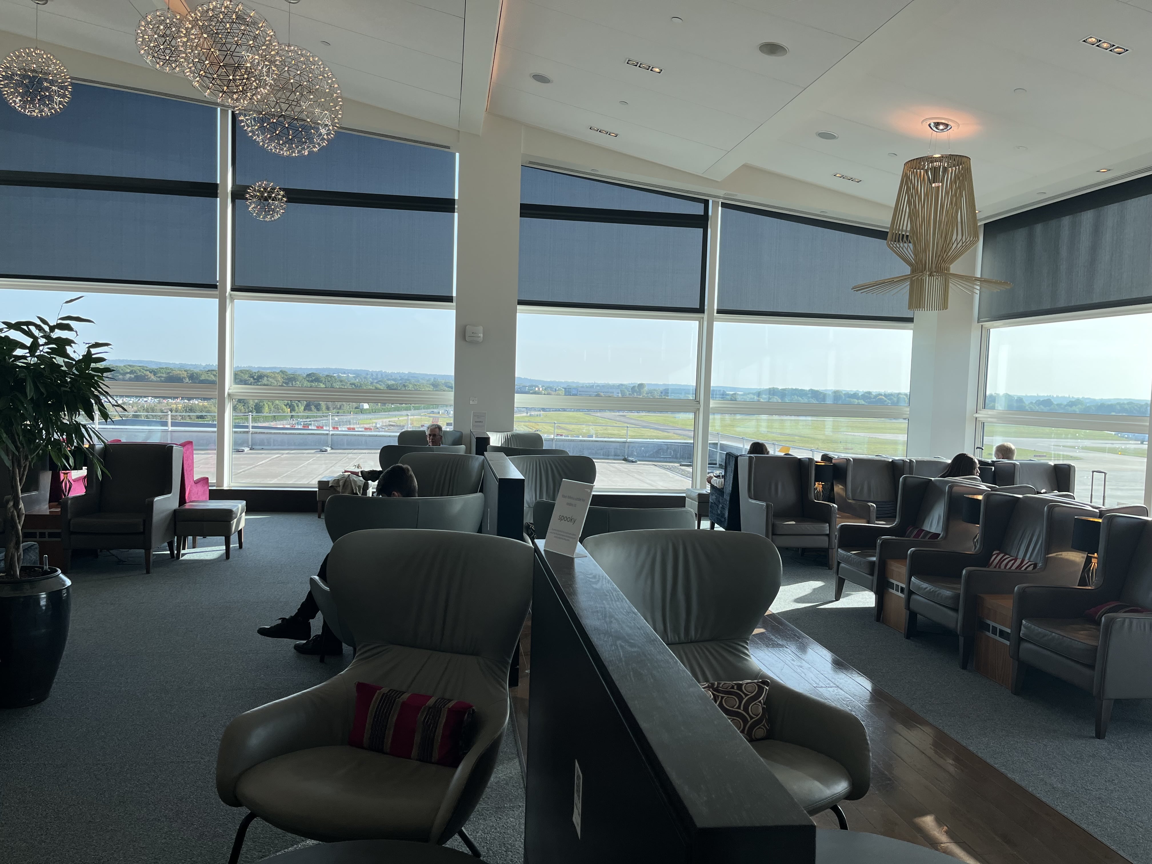 Neil Scrivener reviews the British Airways First and Business Class at Gatwick Airport's South Terminal - available to Club World and OneWorld passengers. 