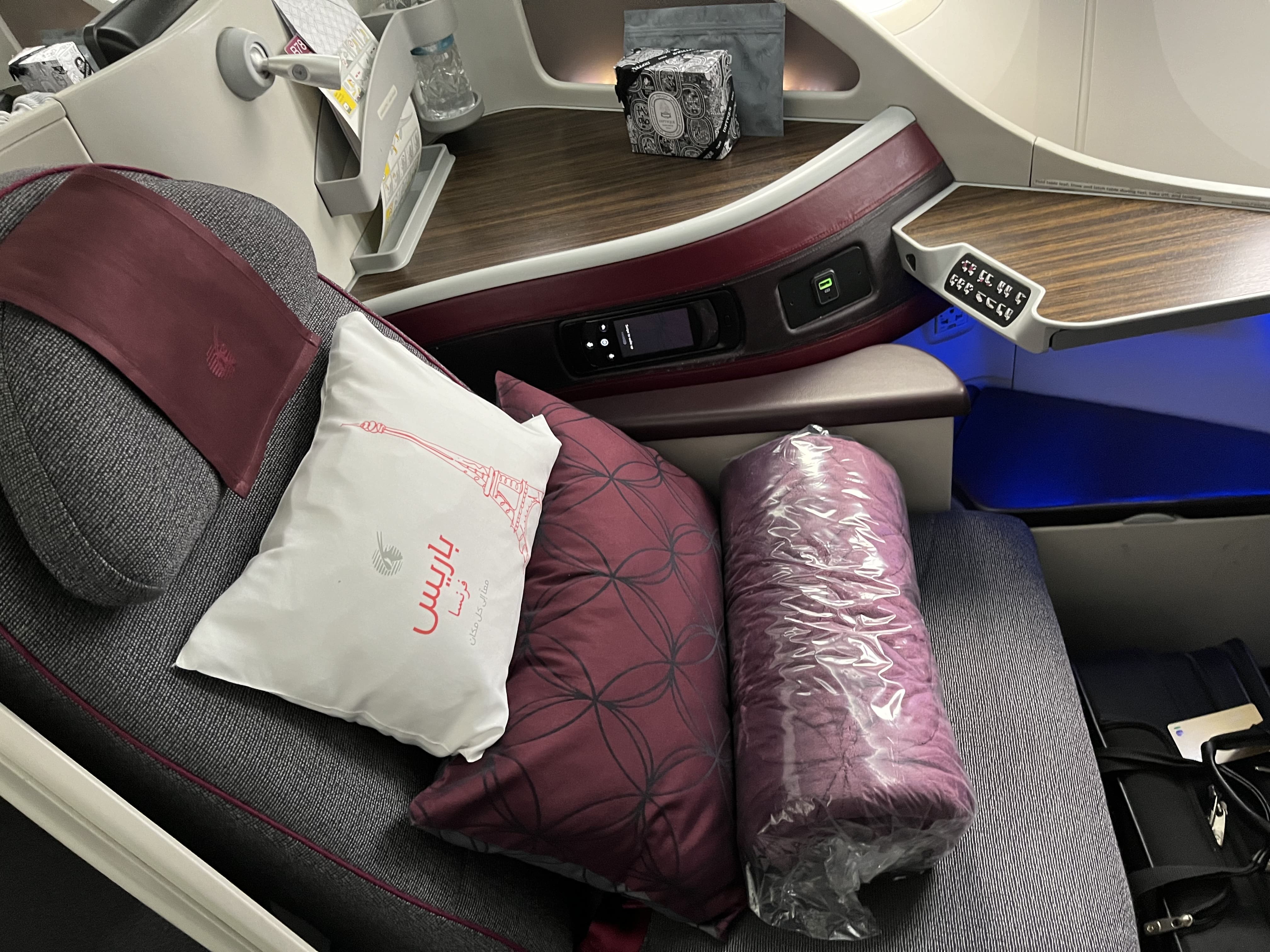 Neil Scrivener reviews Qatar Airways QR18 from Dublin to Doha on the Boeing 787-8, in Business Class. 