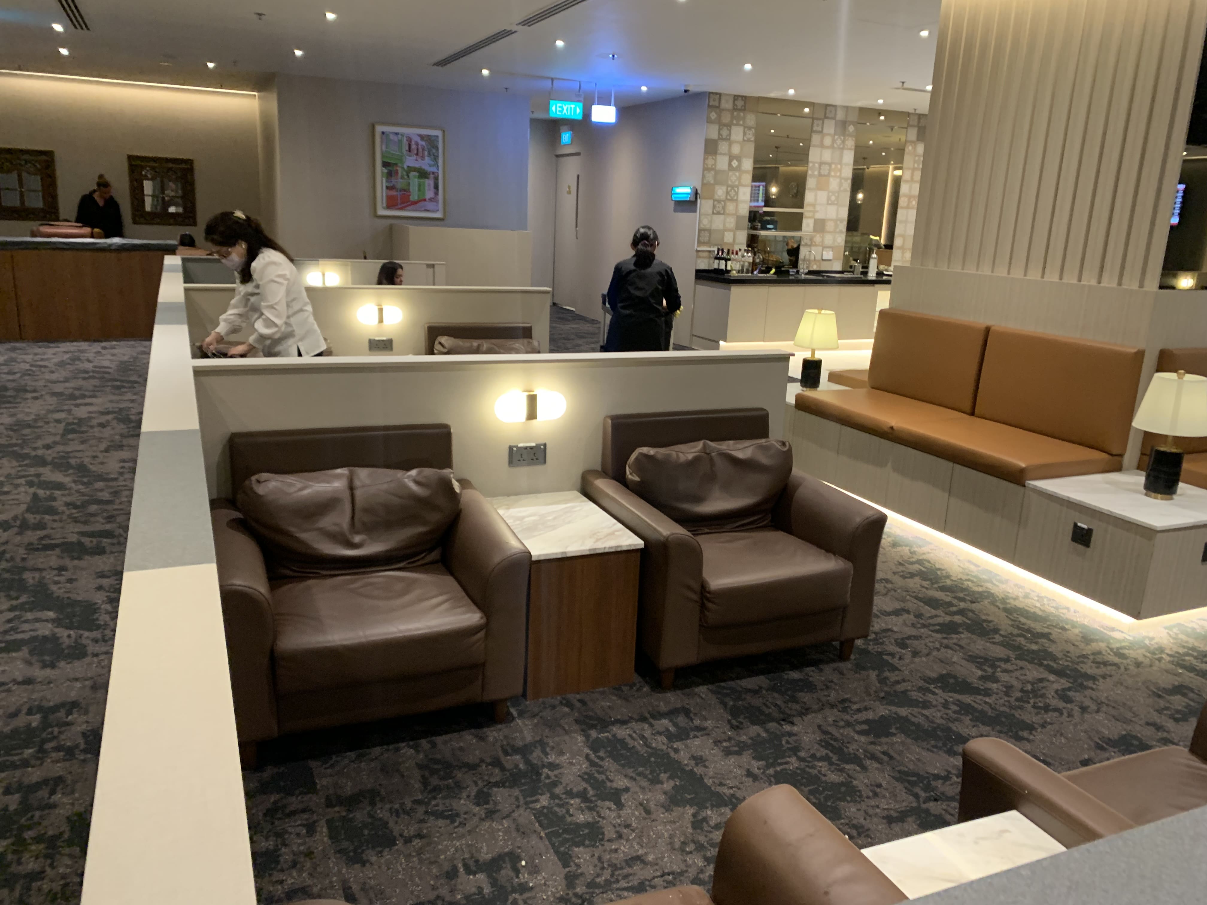 Neil Scrivener reviews the SATS Premier Lounge in Terminal 1 of Singapore's Changi Airport, accessed via Priority Pass.