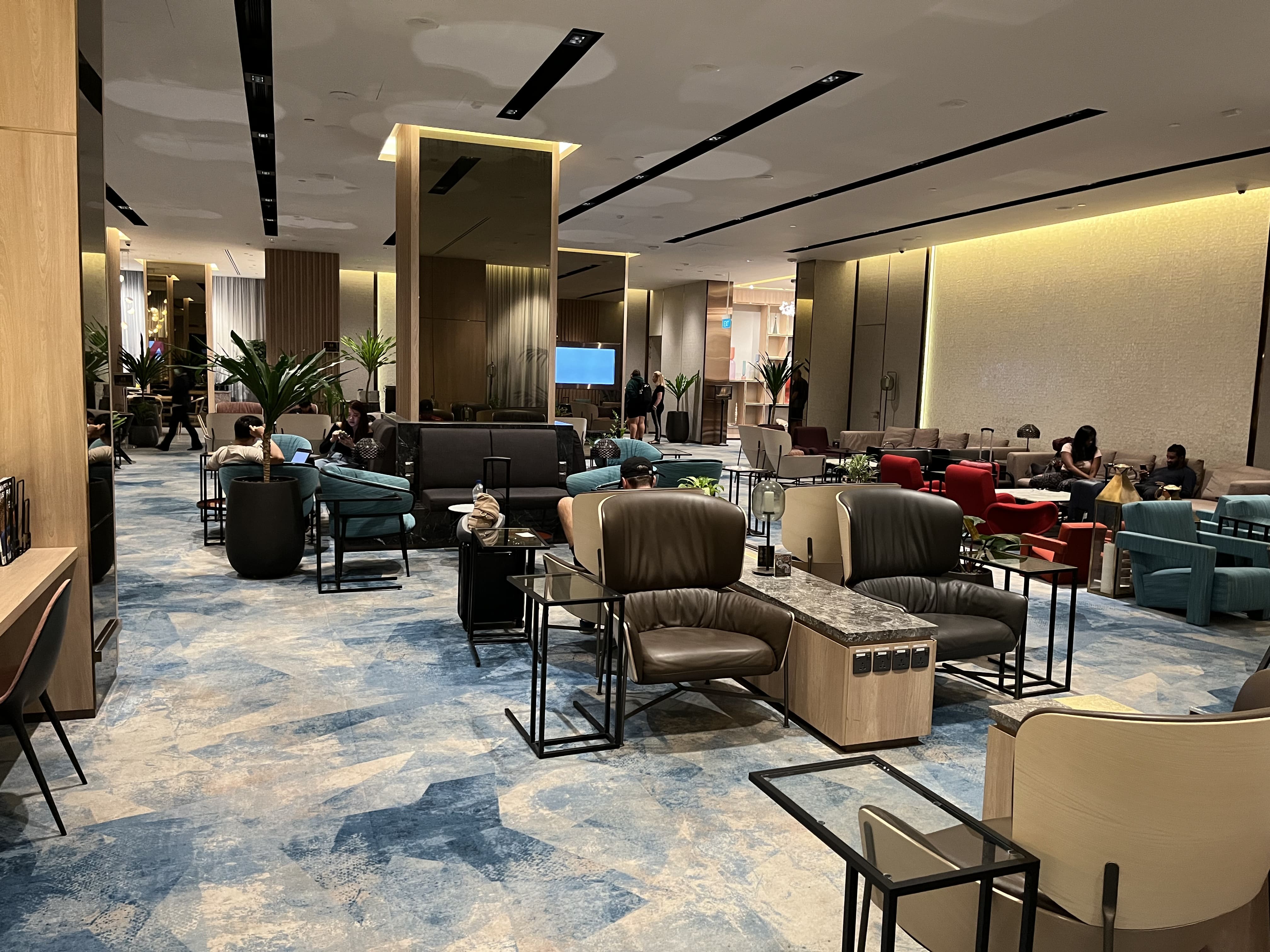 Neil Scrivener reviews the Changi Lounge in Singapore Airport's Jewel, on land side - with Priority Pass access. 