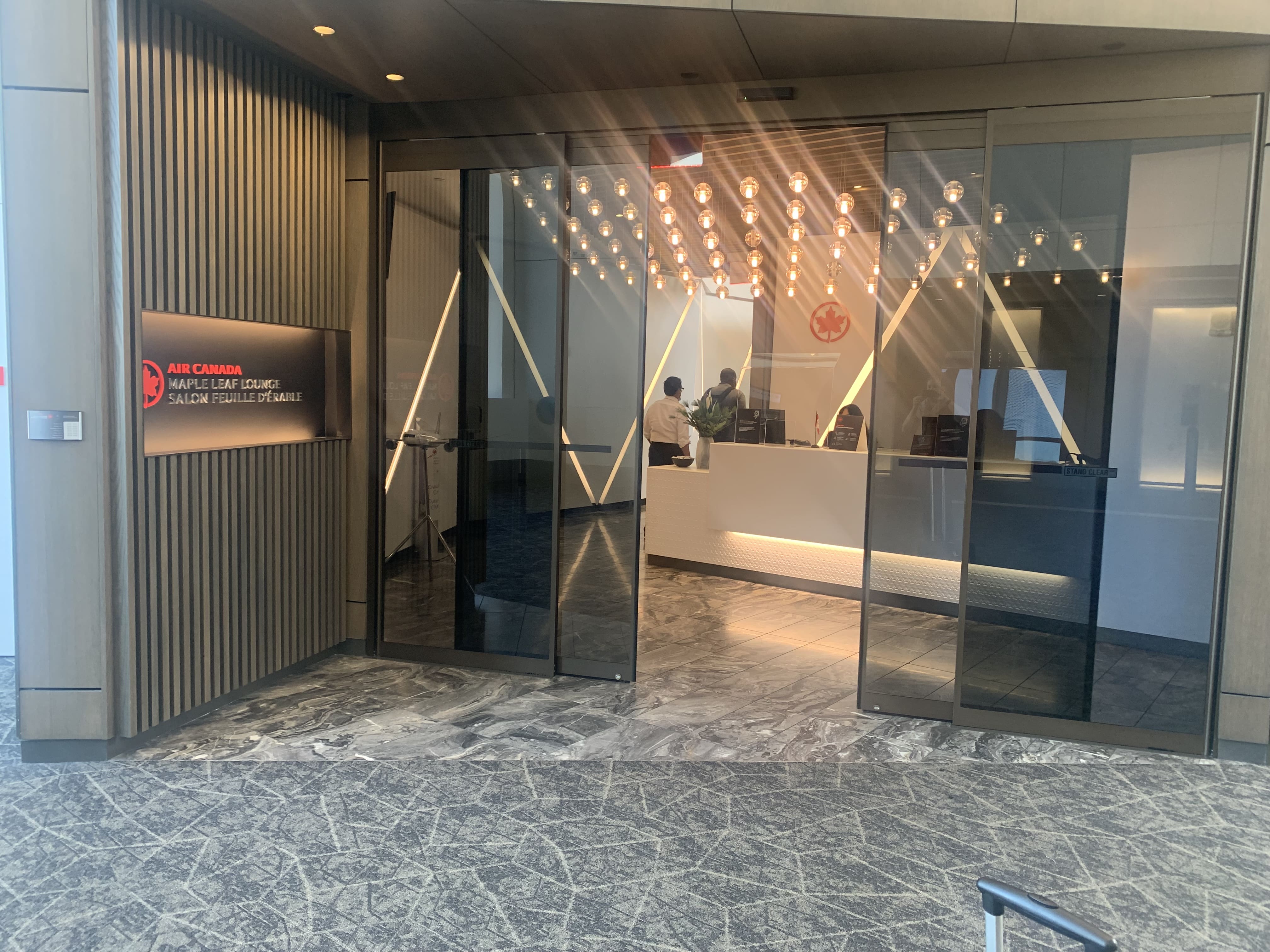 Neil Scrivener reviews the Air Canada Maple Leaf Lounge in New York's LaGuardia Airport. 