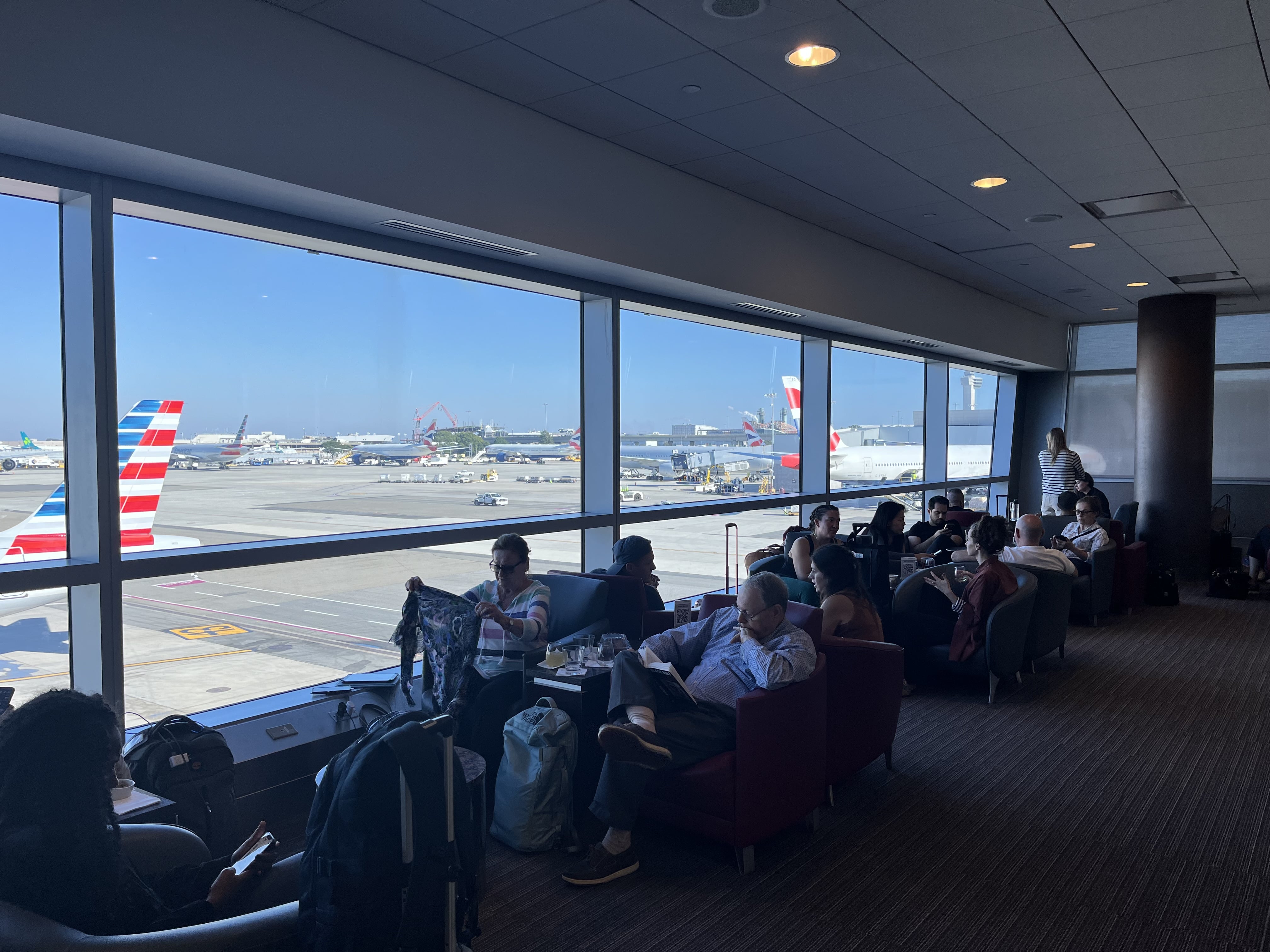 Neil Scrivener reviews the American Airlines Admirals Club JFK's Terminal 8. John F Kennedy Airport, New York - open to OneWorld members.  