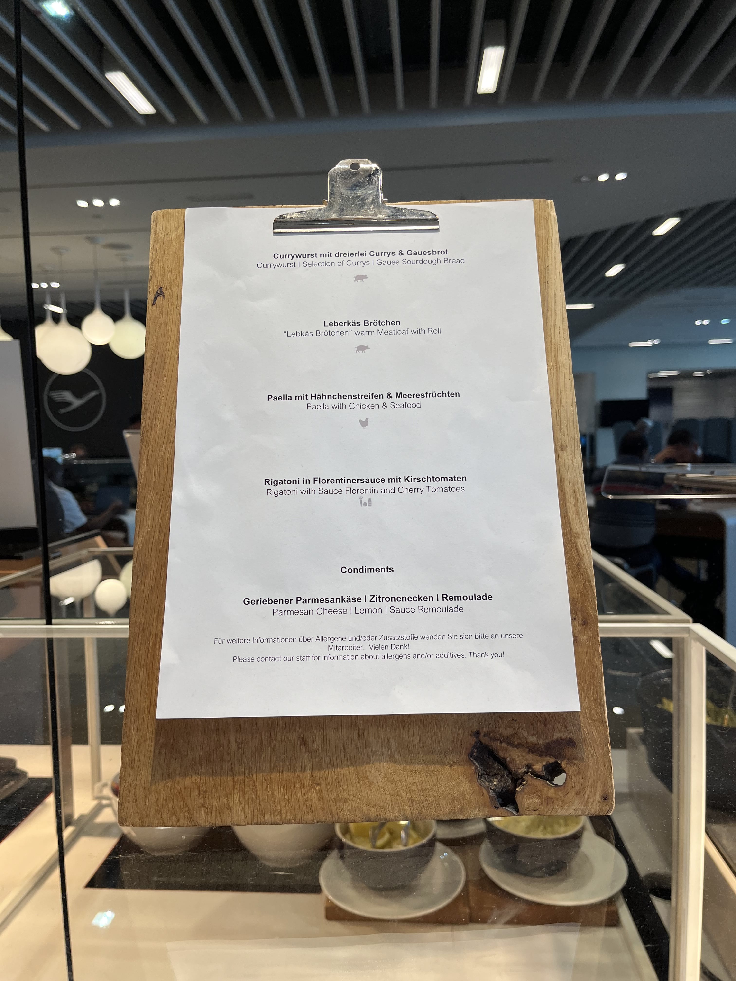 Neil Scrivener reviews the Lufthansa Lounge by Gate A13 in Frankfurt's Airport (FRA), for Star Alliance Members and those flying Business Class.