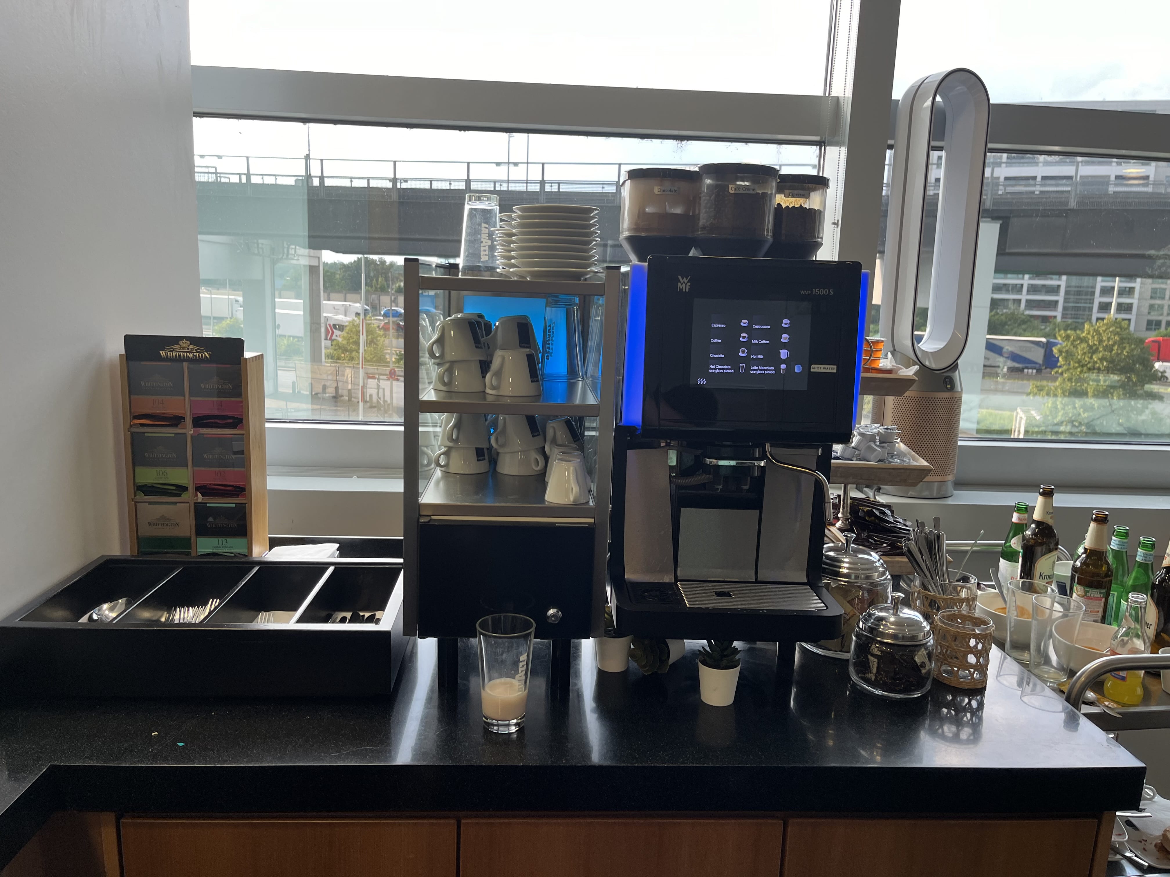 Neil Scrivener reviews the Priority Lounge in Frankfurt Airport (FRA), also the Cathay Pacific and Qatar Airways lounge.
