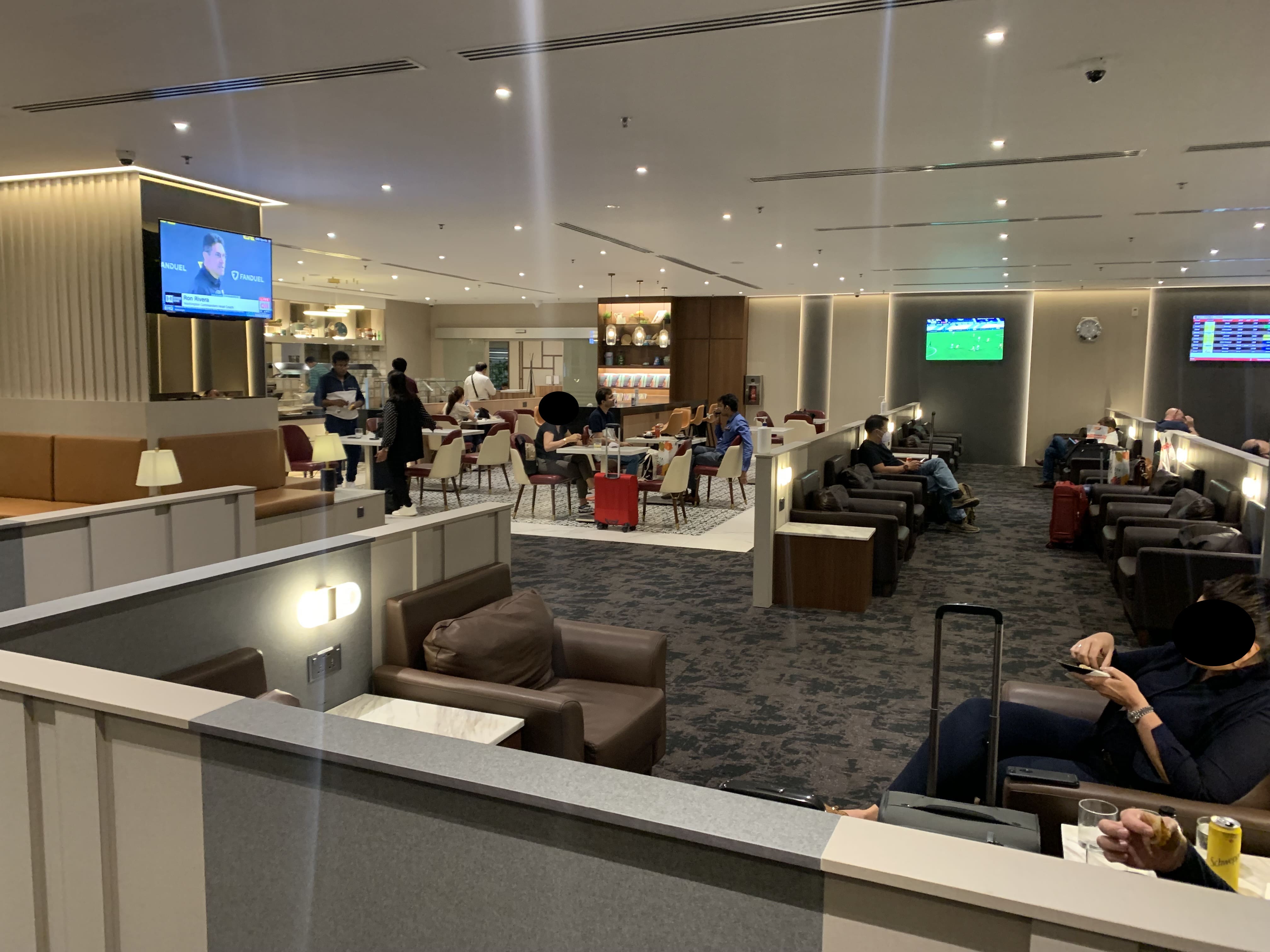 Neil Scrivener reviews the SATS Premier Lounge in Terminal 1 of Singapore's Changi Airport, accessed via Priority Pass.