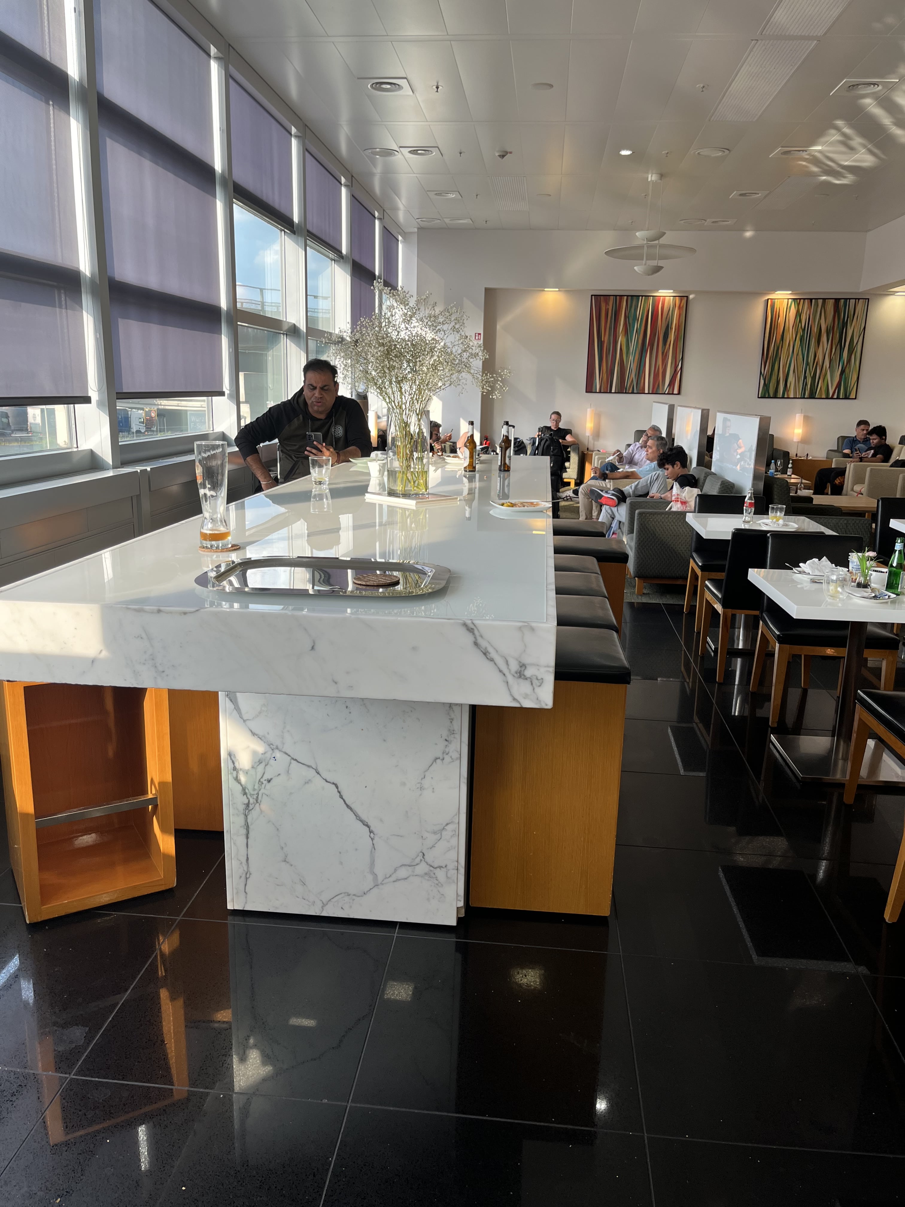 Neil Scrivener reviews the Priority Lounge in Frankfurt Airport (FRA), also the Cathay Pacific and Qatar Airways lounge.