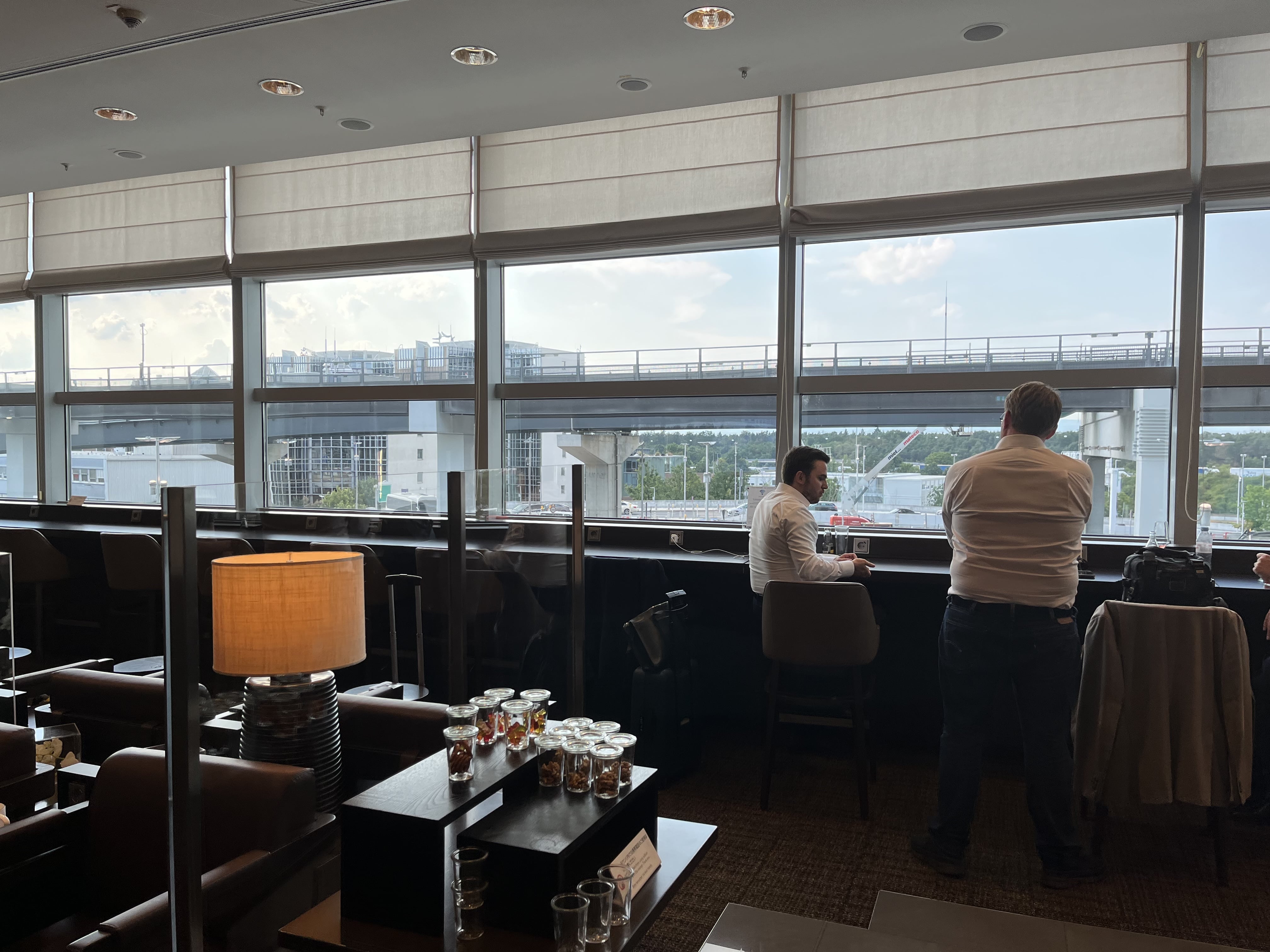 Neil Scrivener reviews the JAL Business Class/Sakura Lounge and First Class Lounge in Frankfurt Airport's Terminal 2. 