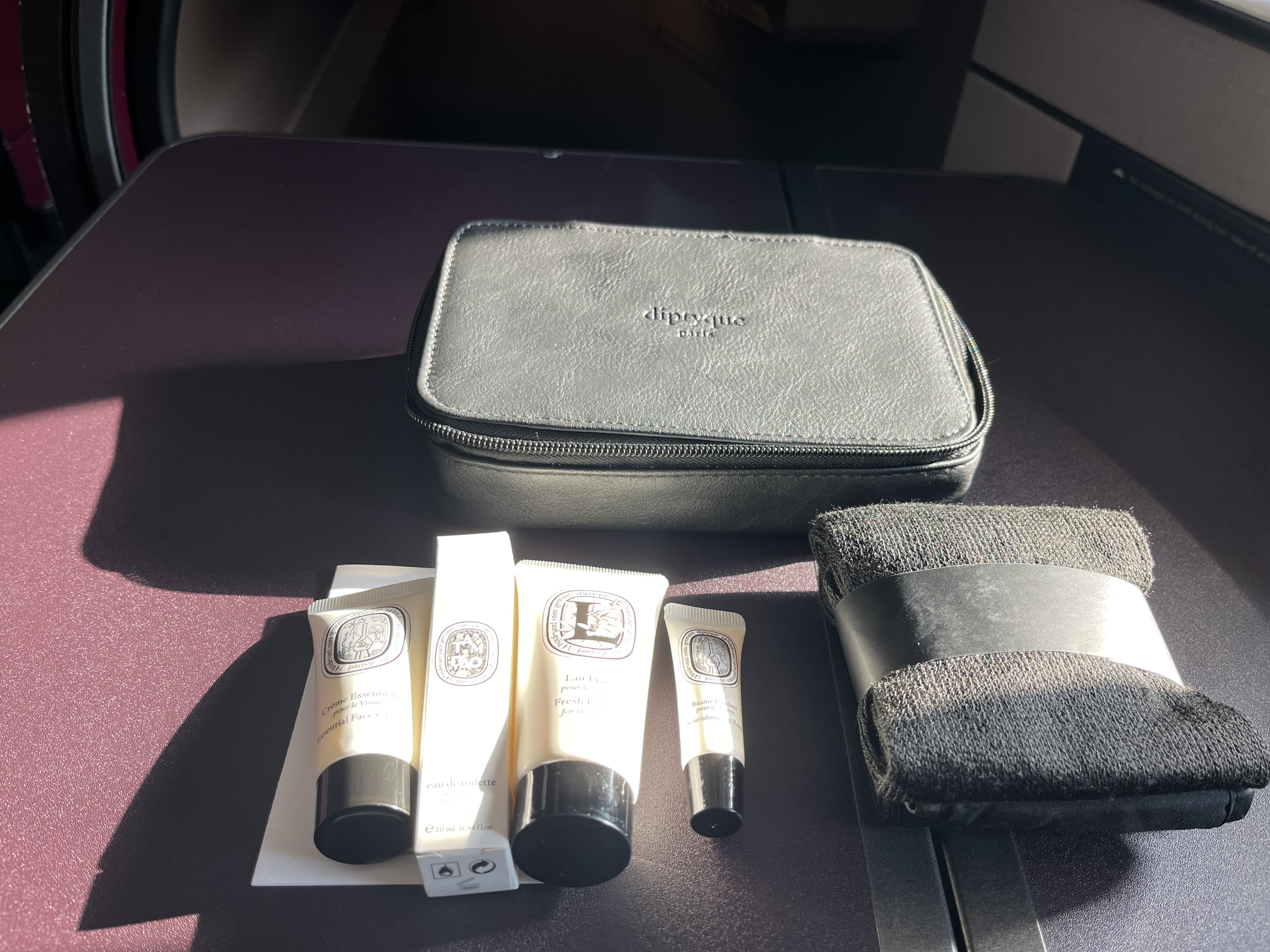 Neil Scrivener reviews Qatar Airways QR15 in Business Class on the A350-1000 from Doha to Heathrow.