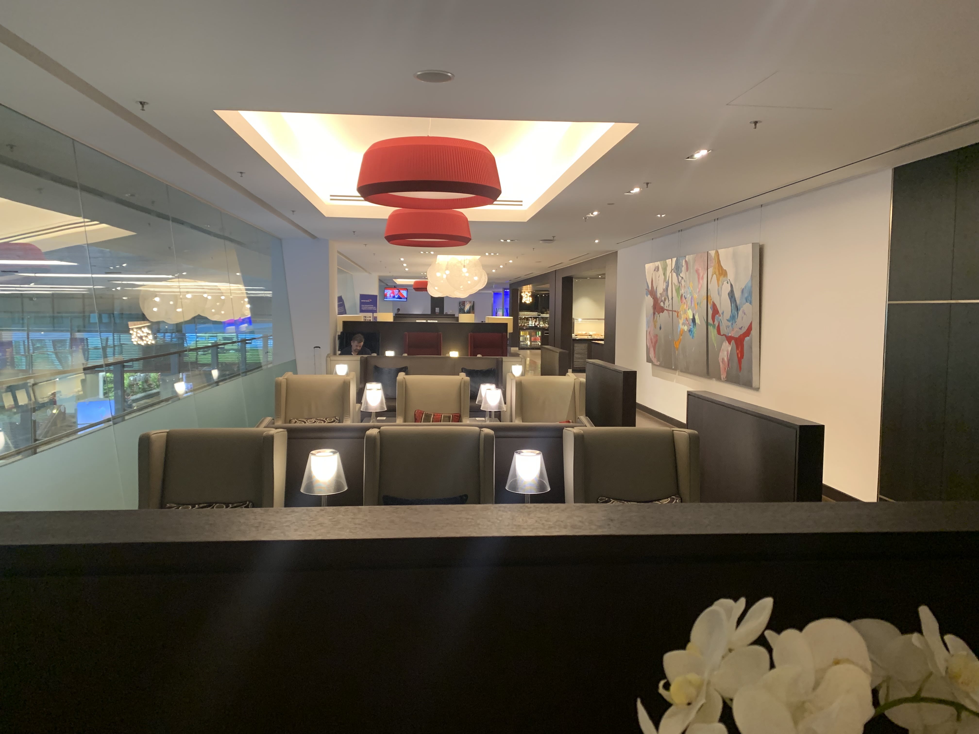 Flying Business reviews the British Airways Lounge in Terminal 1 of Singapore's Changi Airport. 