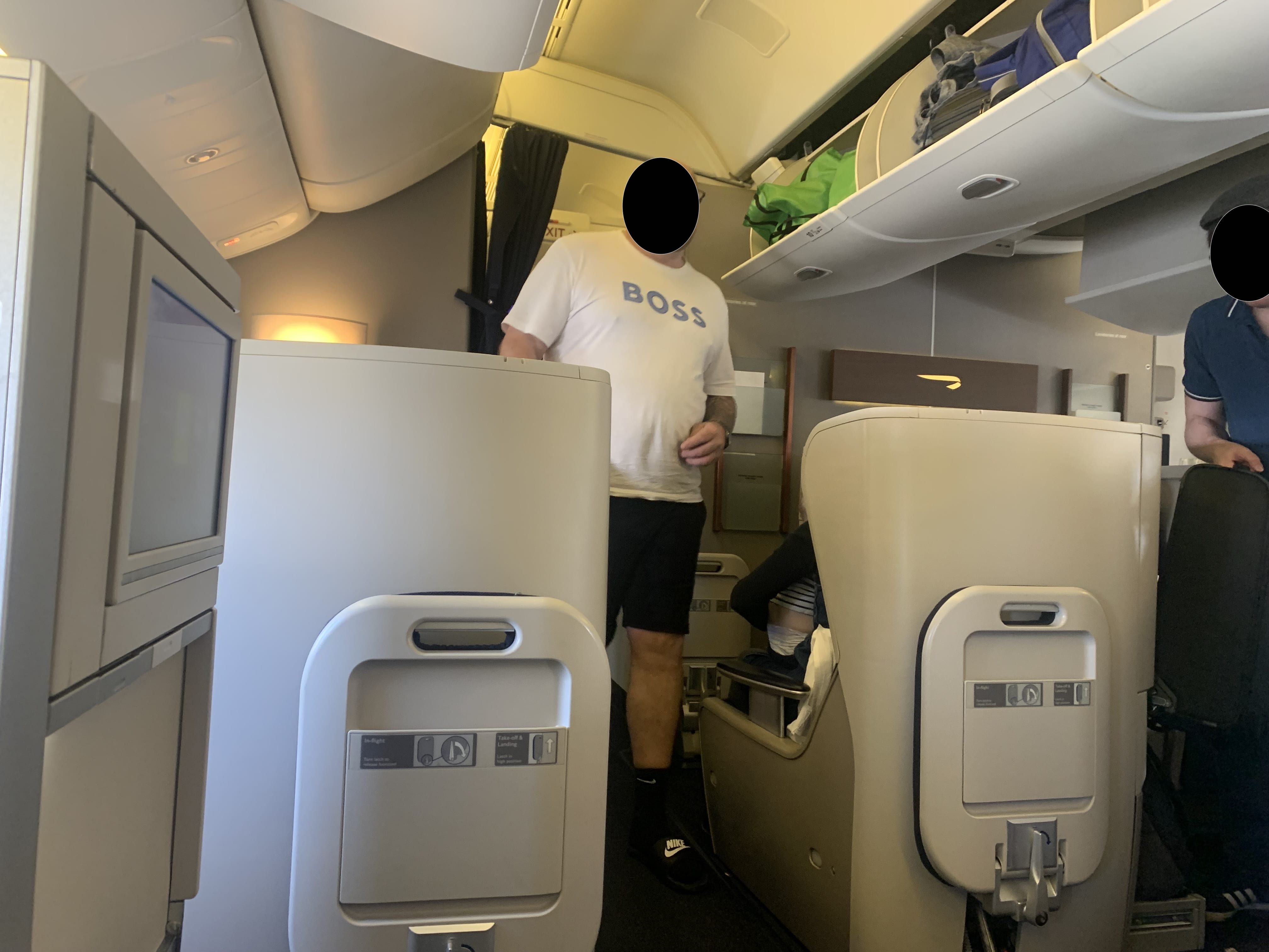 Neil Scrivener reviews British Airways Club World (Business Class) on BA67 from Heathrow to Philadelphia on the Boeing 777-300. 