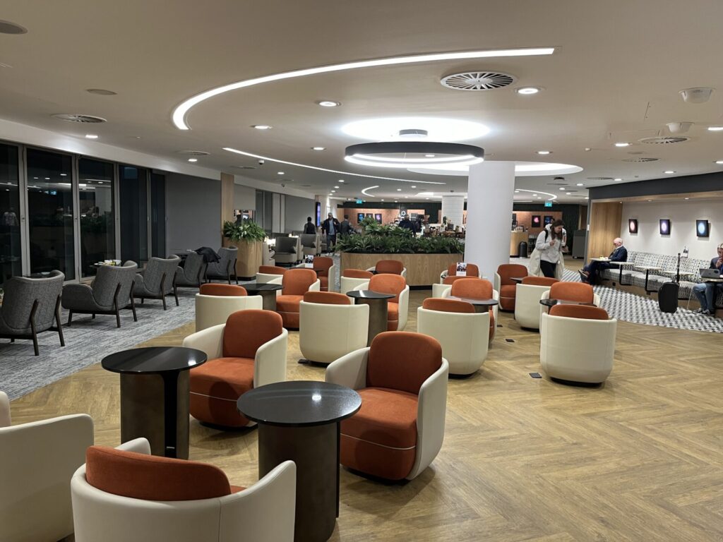 Flying Business reviews the Plaza Premium Lounge in Terminal 4 of London Heathrow Airport, accessed by American Express.