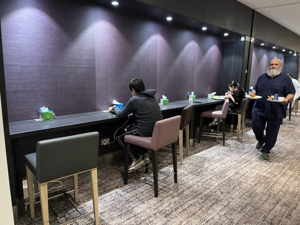 Flying Business reviews the Wellcome Lounge in King Abdulaziz International Airport, accessed by Priority Pass or American Express.