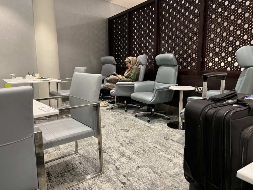 Neil Scrivener reviews the Wellcome Lounge in King Abdulaziz International Airport, accessed by Priority Pass or American Express.