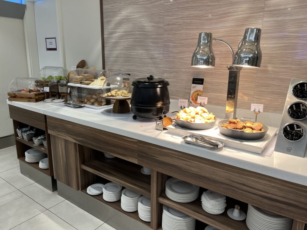 Neil Scrivener reviews the Wellcome Lounge in King Abdulaziz International Airport, accessed by Priority Pass or American Express.