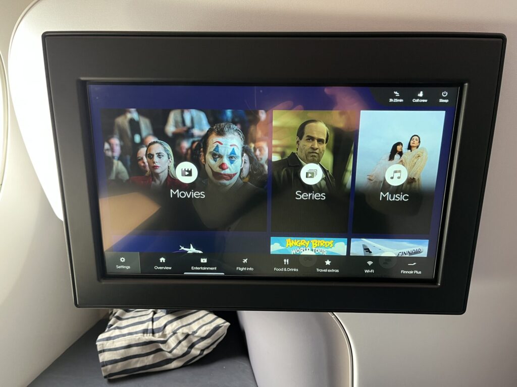 ✈️ Finnair A350 Business Class – London to Helsinki in a Long-Haul Business Class seat that doesn’t recline — smart innovation or just frugal design? 🤔💺 The short-haul AY1332 features Finnair’s A350-900 with direct aisle access, a long-haul feel, but with limited service. But does this flight act as a good showcase for those thinking about going long-haul in FinnAir's A350?