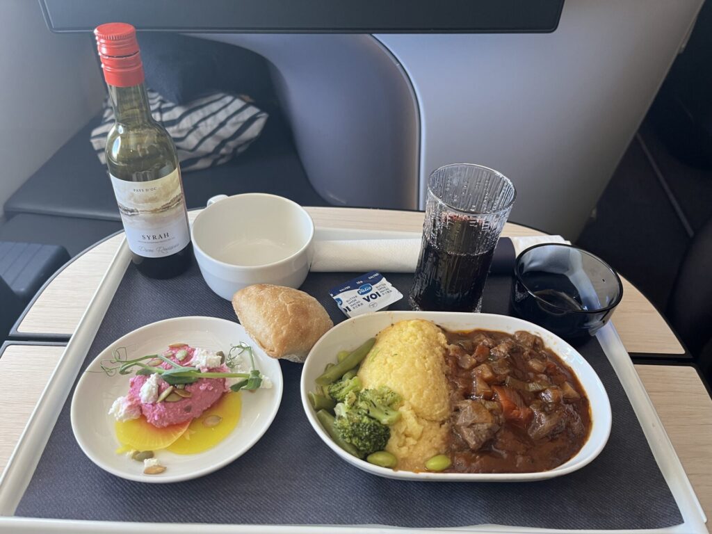 ✈️ Finnair A350 Business Class – London to Helsinki in a Long-Haul Business Class seat that doesn’t recline — smart innovation or just frugal design? 🤔💺 The short-haul AY1332 features Finnair’s A350-900 with direct aisle access, a long-haul feel, but with limited service. But does this flight act as a good showcase for those thinking about going long-haul in FinnAir's A350?