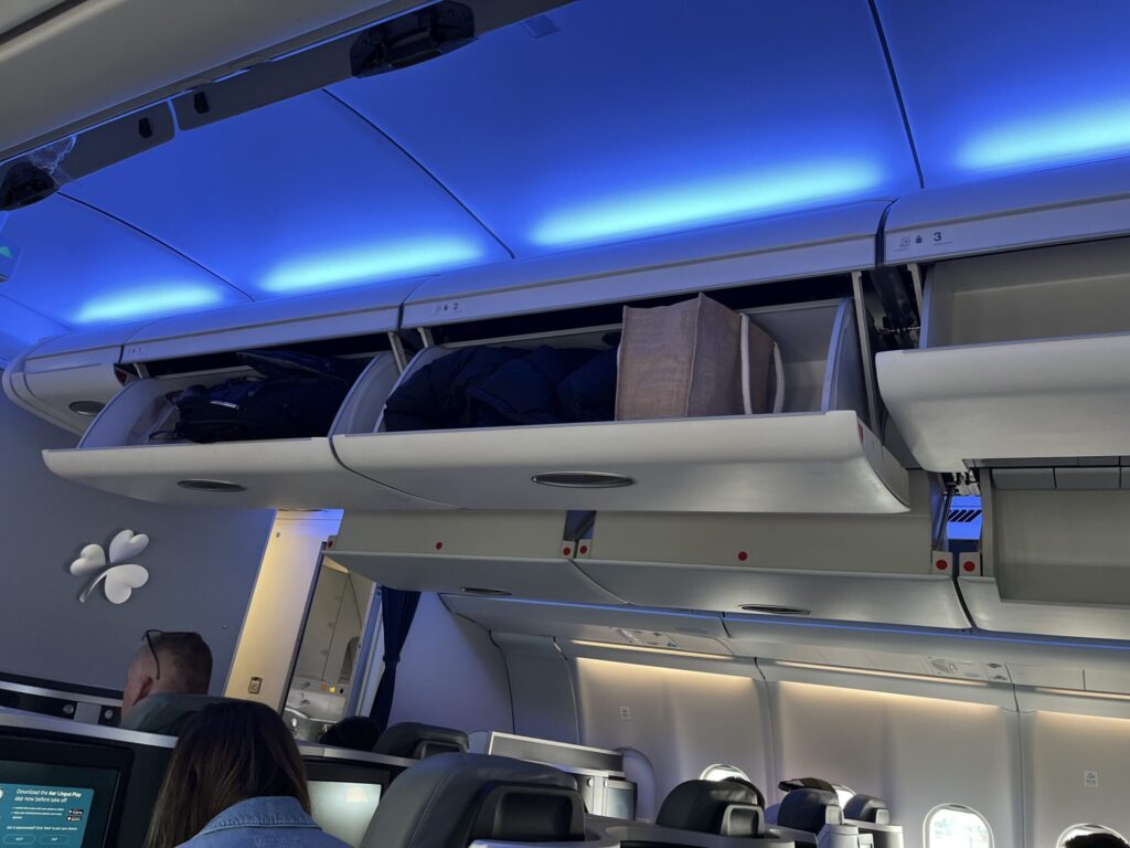 💺✈️ Aer Lingus A330-300 Business Class offers a solid transatlantic experience. The 1-2-1 seat layout ensures direct aisle access, with lie-flat beds and ample storage. Service is attentive, featuring Irish cuisine and complimentary Wi-Fi. While not the most luxurious, it provides comfort and value for long-haul travelers.