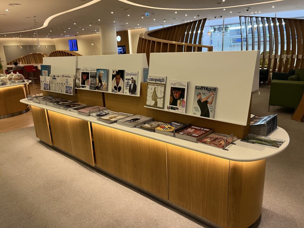 Neil Scrivener reviews the SkyTeam Lounge in Dubai's (DXB) Terminal 1/Concourse D. Access includes Priority Pass members.