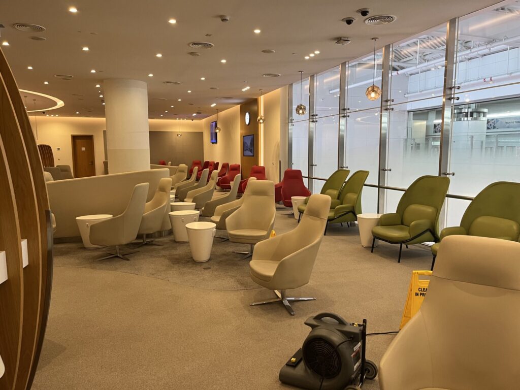 Neil Scrivener reviews the SkyTeam Lounge in Dubai's (DXB) Terminal 1/Concourse D. Access includes Priority Pass members.