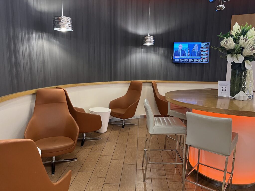 Neil Scrivener reviews the SkyTeam Lounge in Dubai's (DXB) Terminal 1/Concourse D. Access includes Priority Pass members.