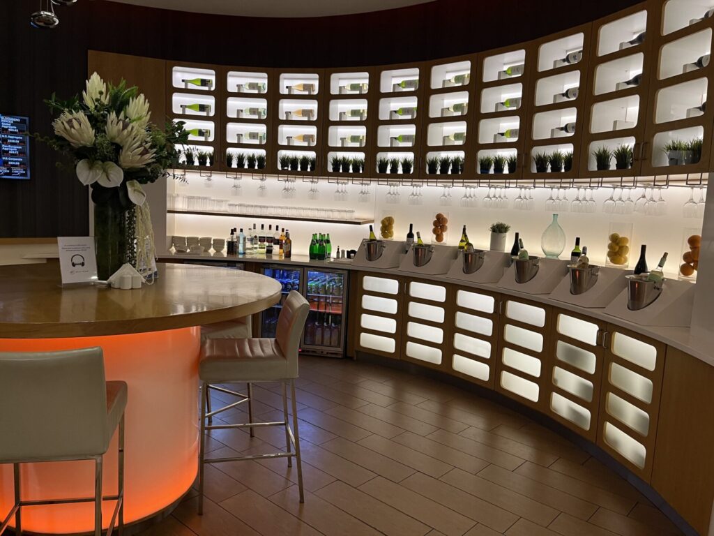 Neil Scrivener reviews the SkyTeam Lounge in Dubai's (DXB) Terminal 1/Concourse D. Access includes Priority Pass members.