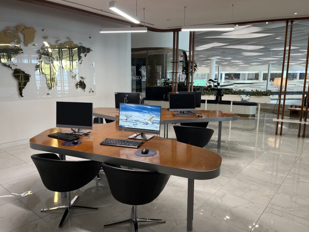 Neil Scrivener and Flying Business review the Gulf Air Falcon Lounge in Bahrain International Airport (BAH). 