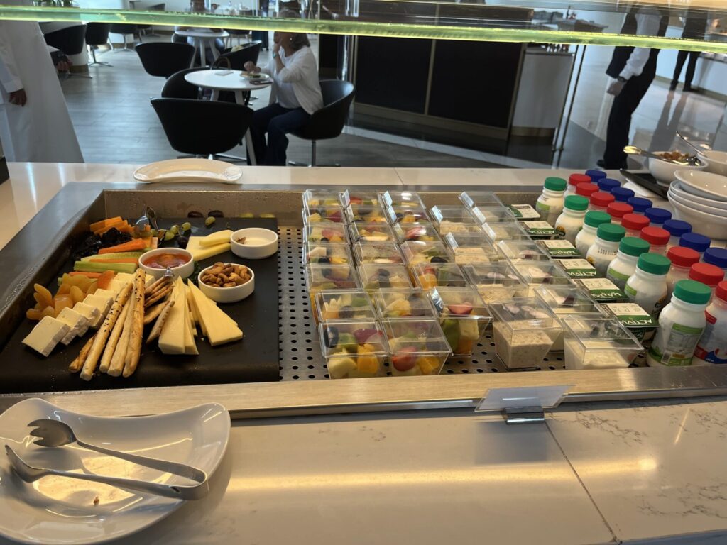 Neil Scrivener and Flying Business review the Gulf Air Falcon Lounge in Bahrain International Airport (BAH). 