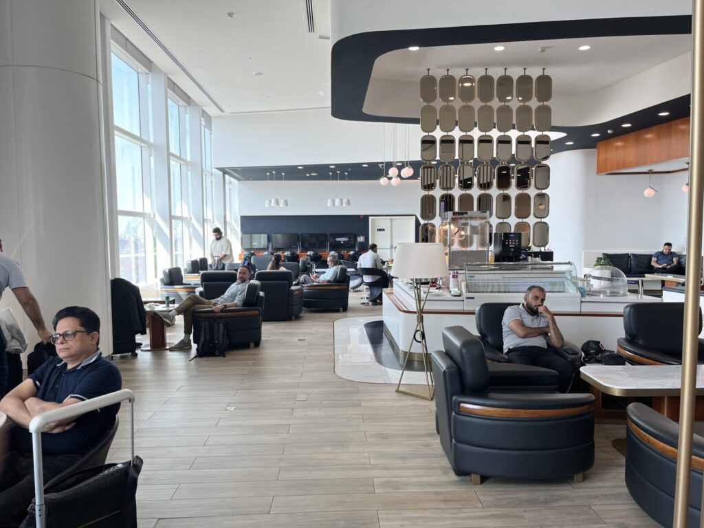 Neil Scrivener and Flying Business review the Gulf Air Falcon Lounge in Bahrain International Airport (BAH). 